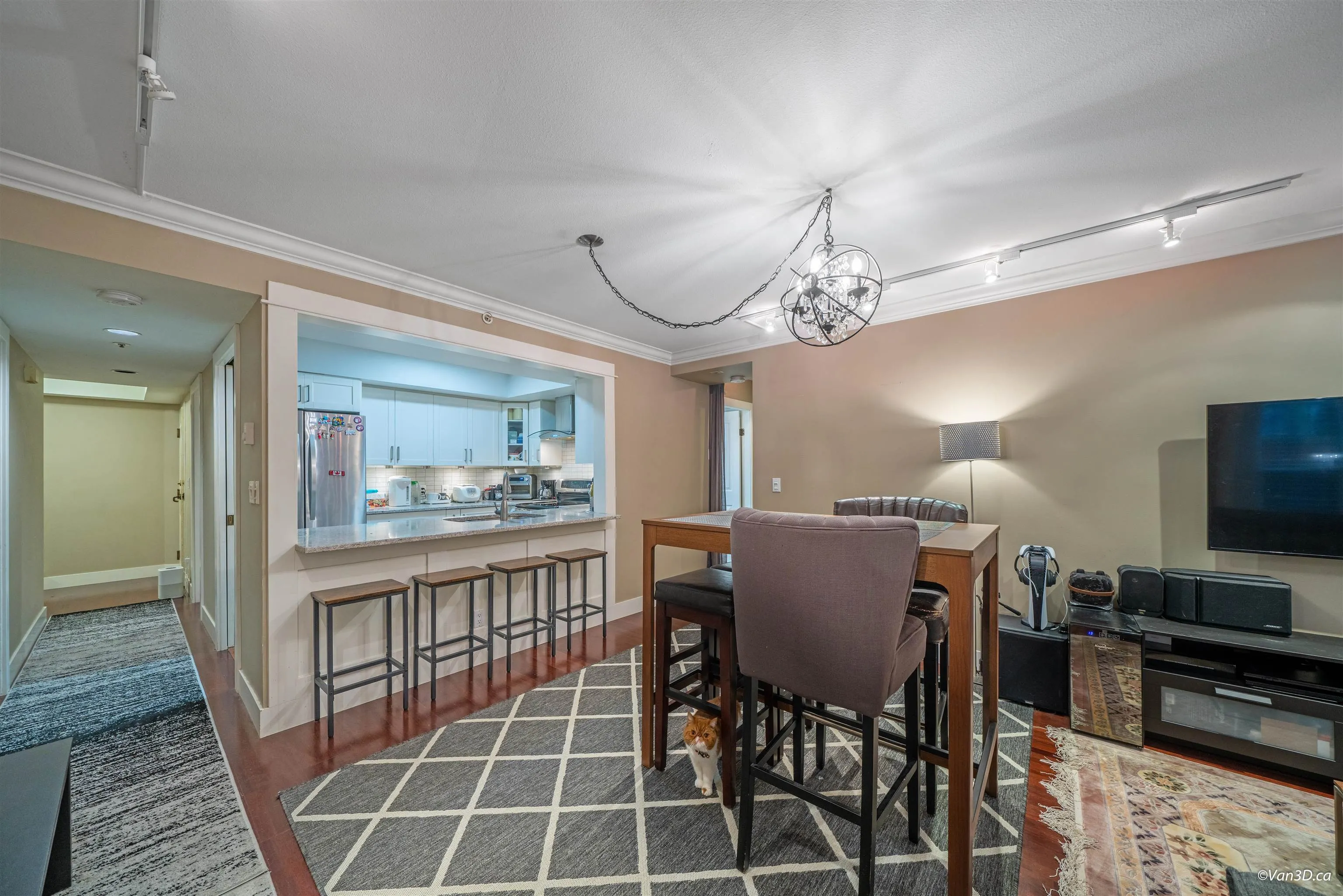 103 3186 Camosun Street