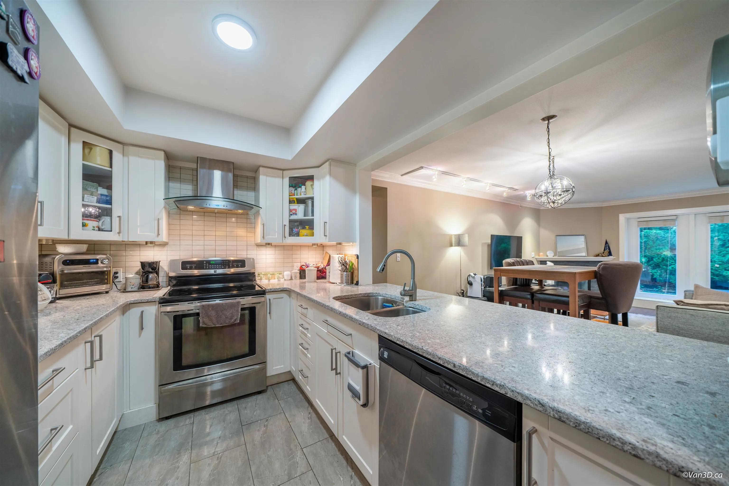 103 3186 Camosun Street