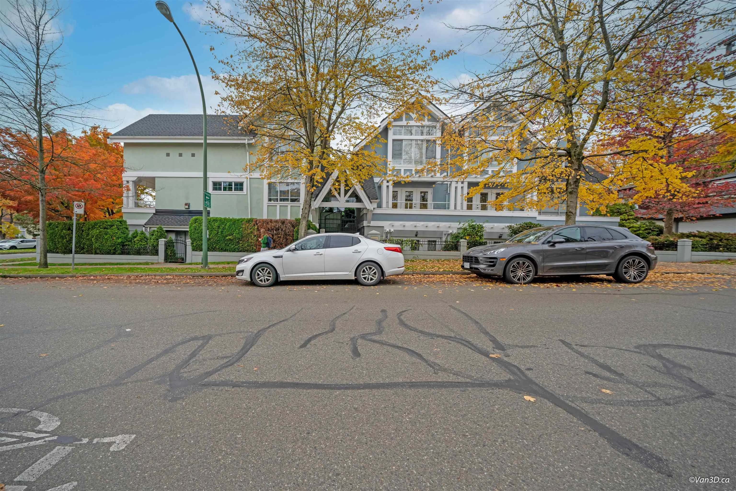 103 3186 Camosun Street