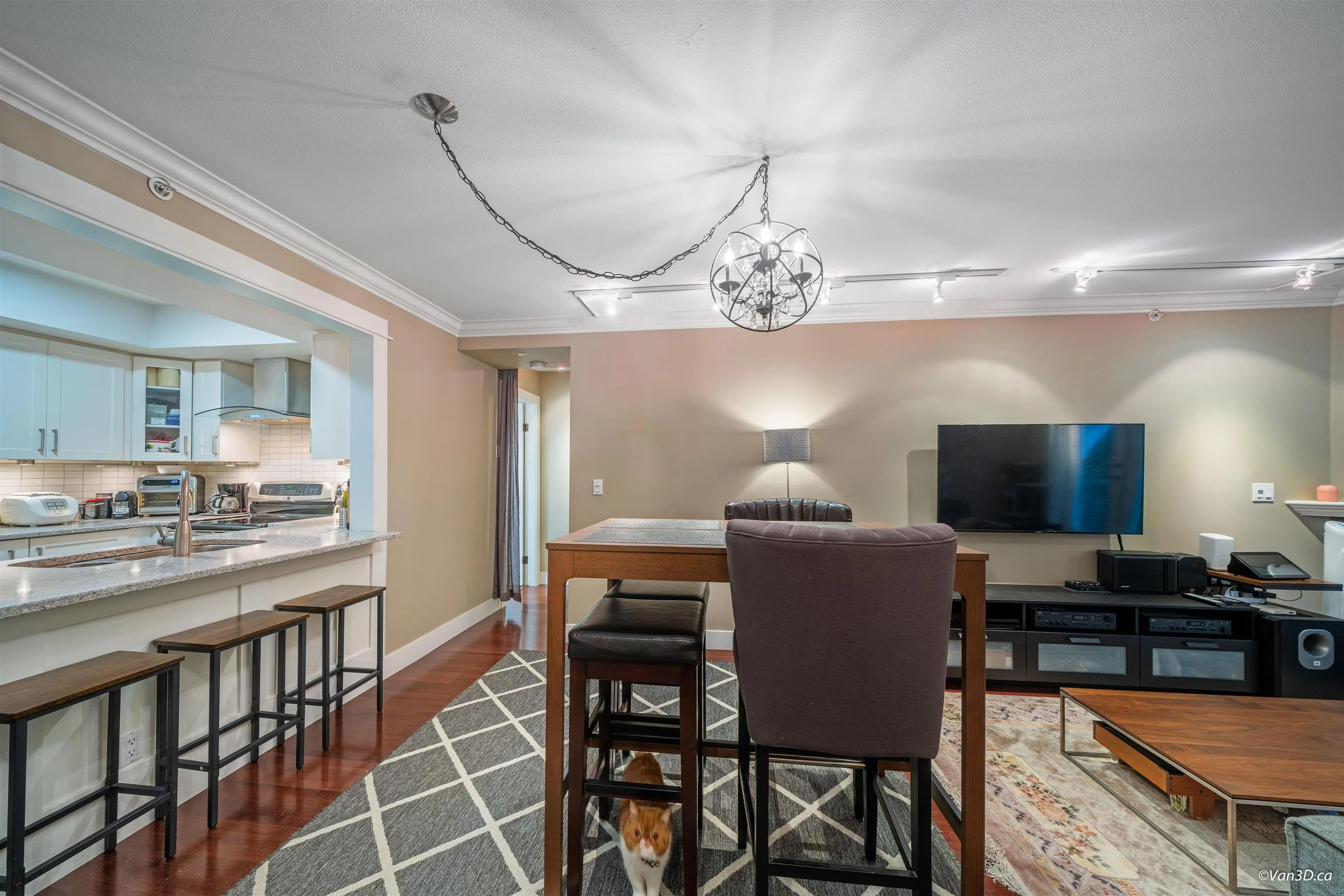 103 3189 Camosun Street