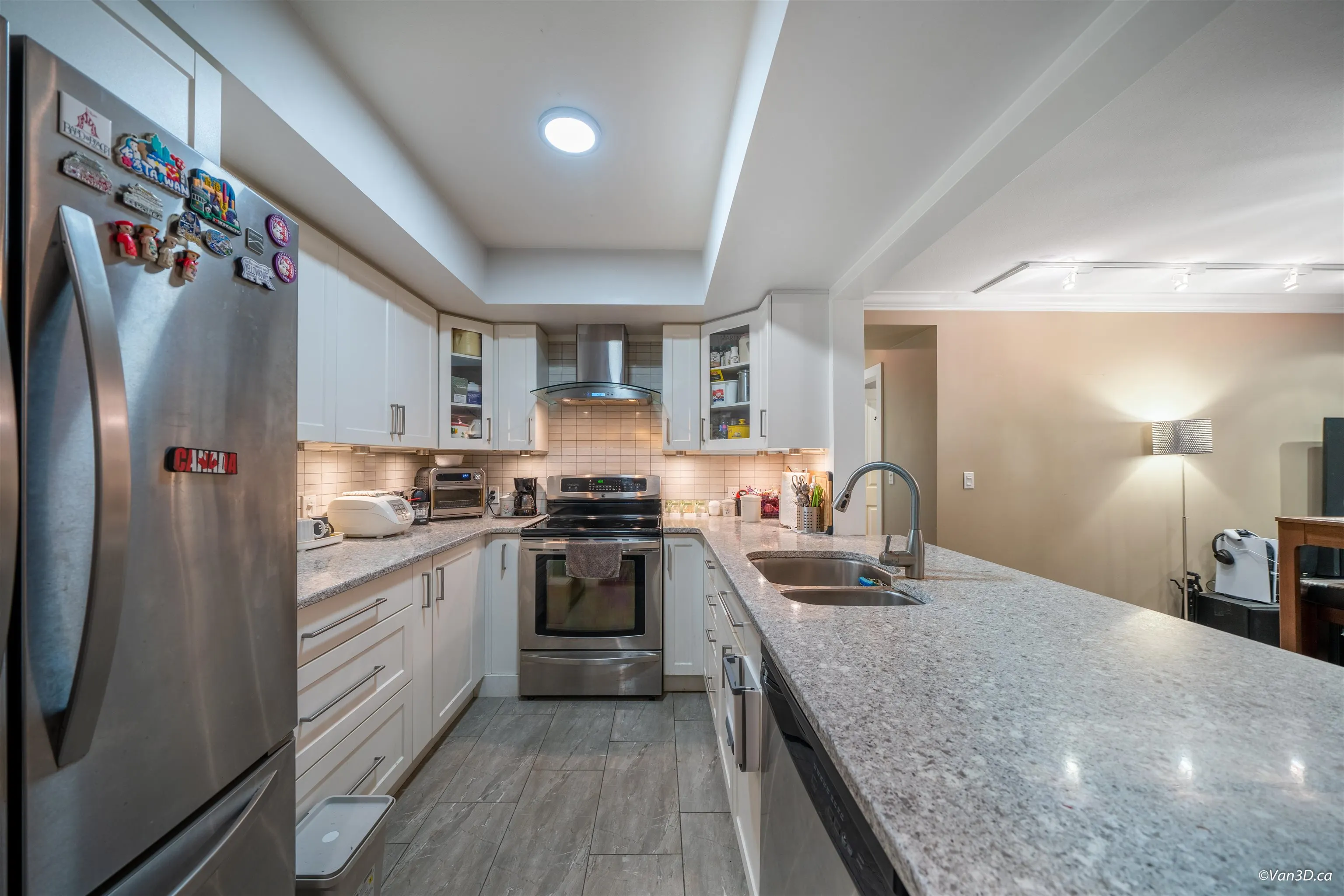 103 3186 Camosun Street