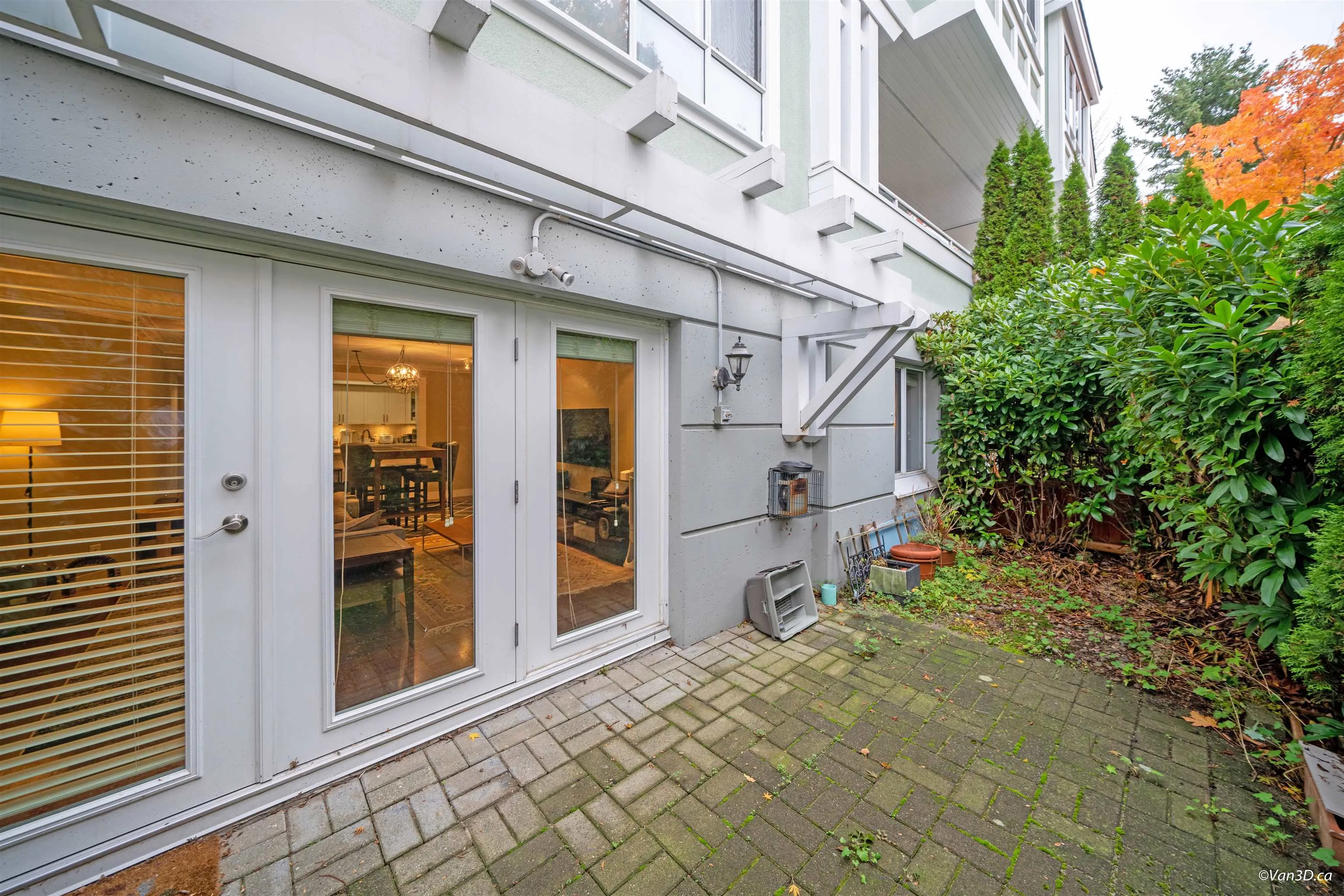 103 3189 Camosun Street
