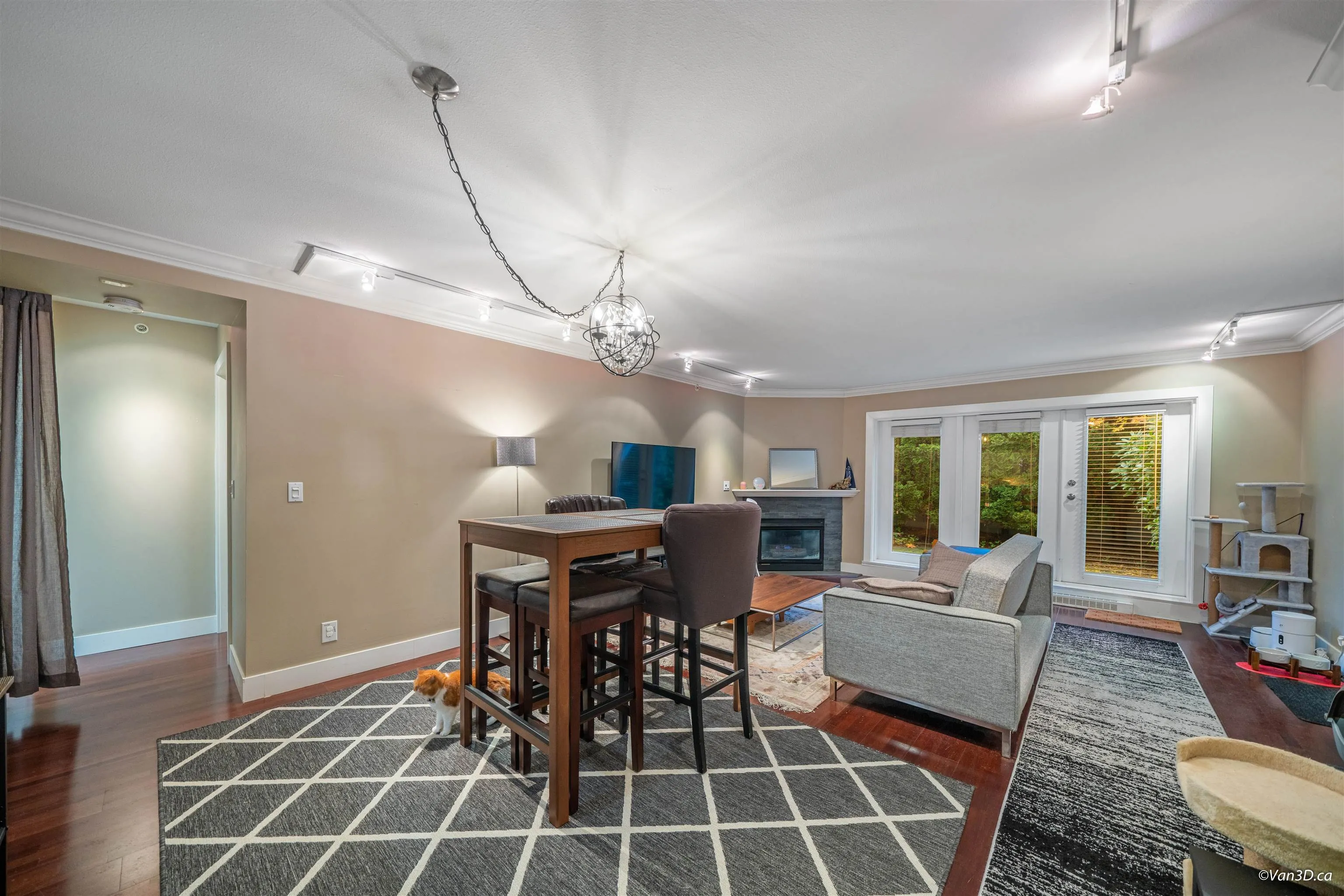 103 3189 Camosun Street