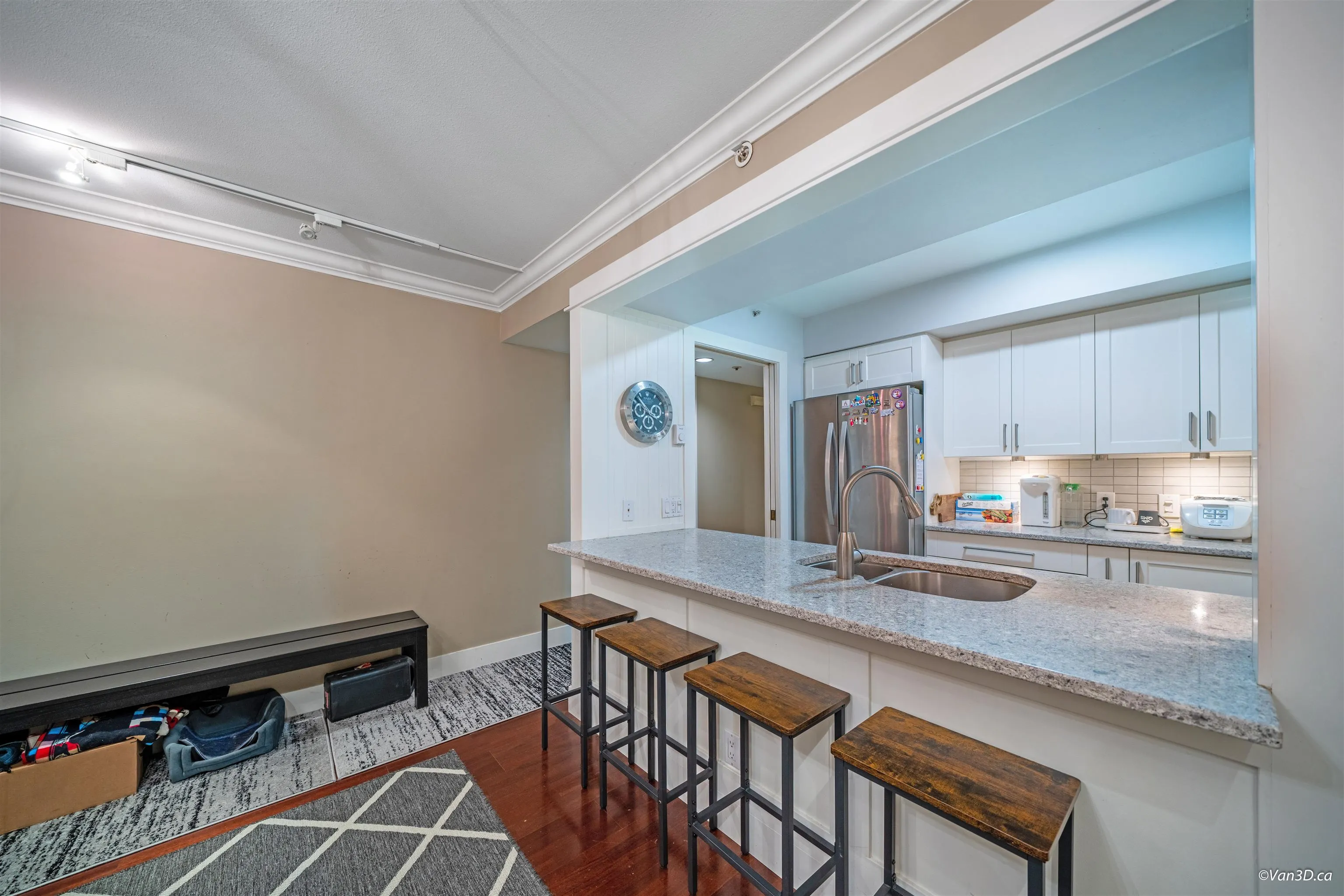 103 3186 Camosun Street