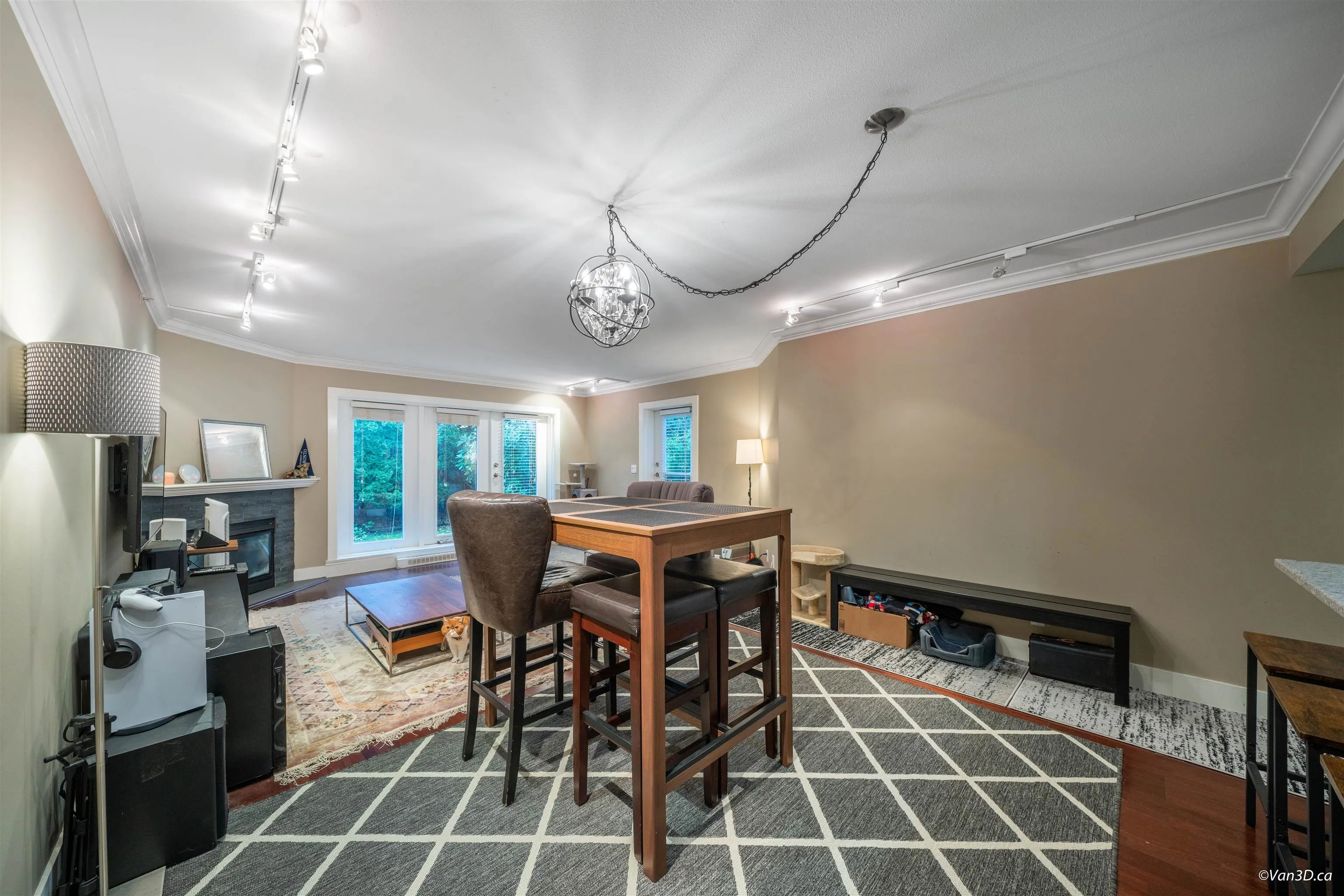 103 3186 Camosun Street