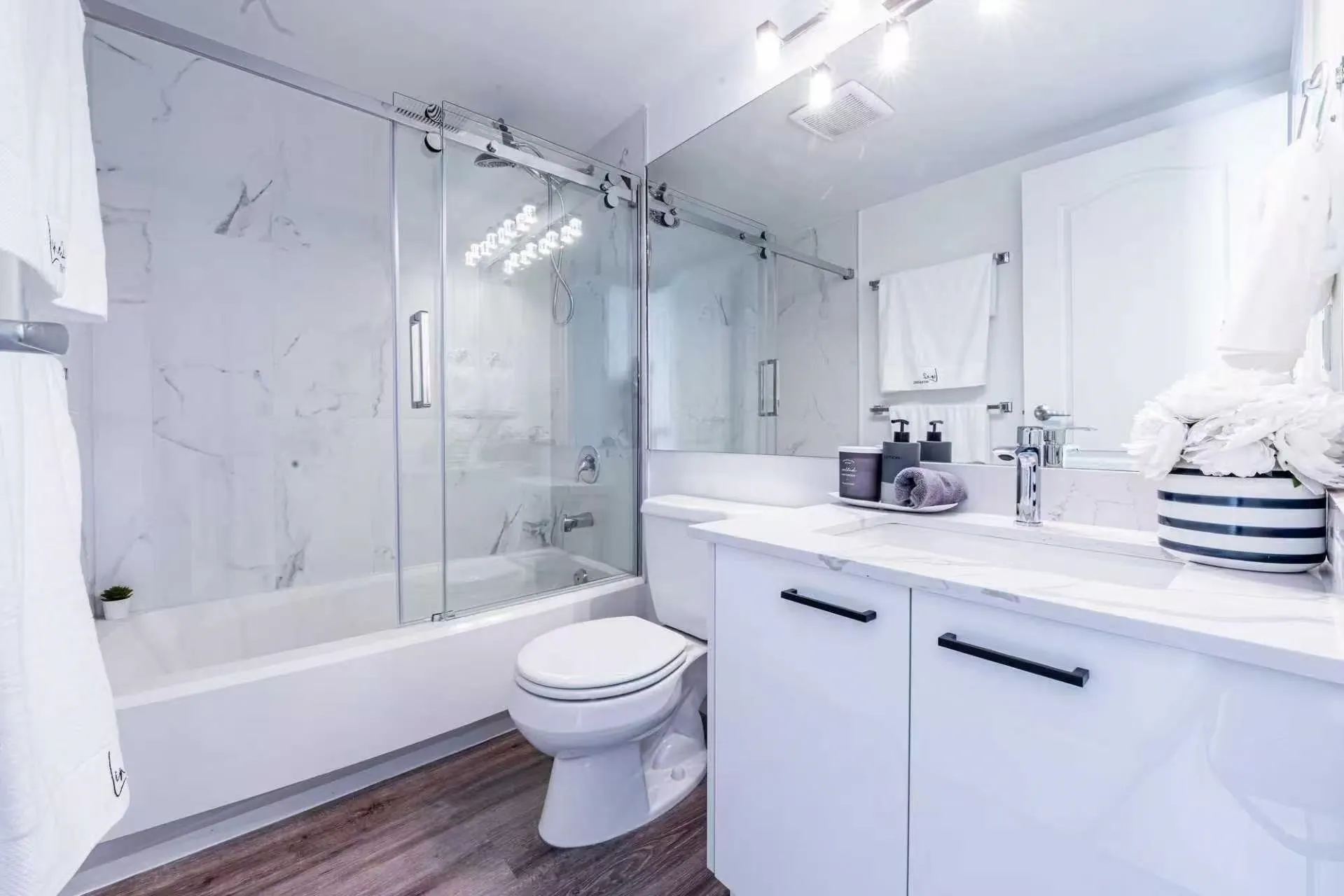 7760 Granville Avenue