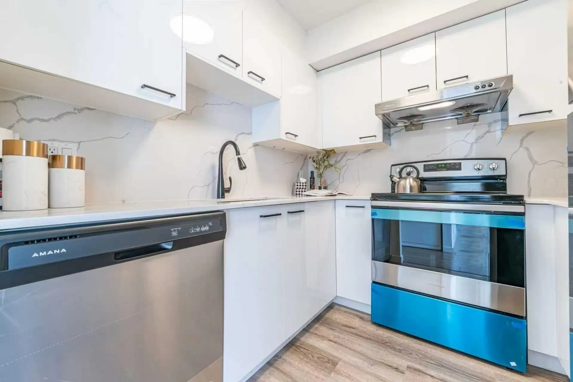 7760 Granville Avenue