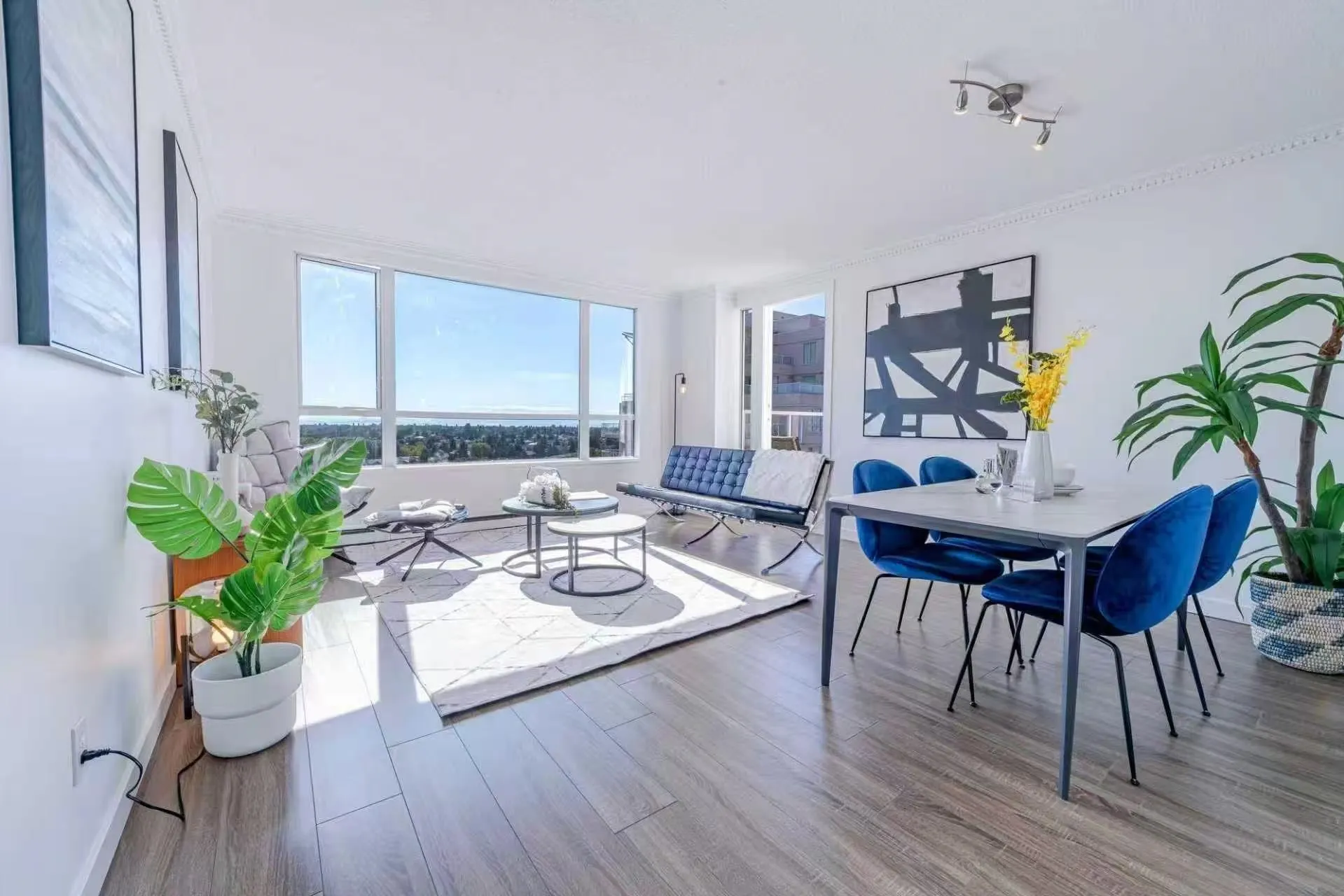 7760 Granville Avenue