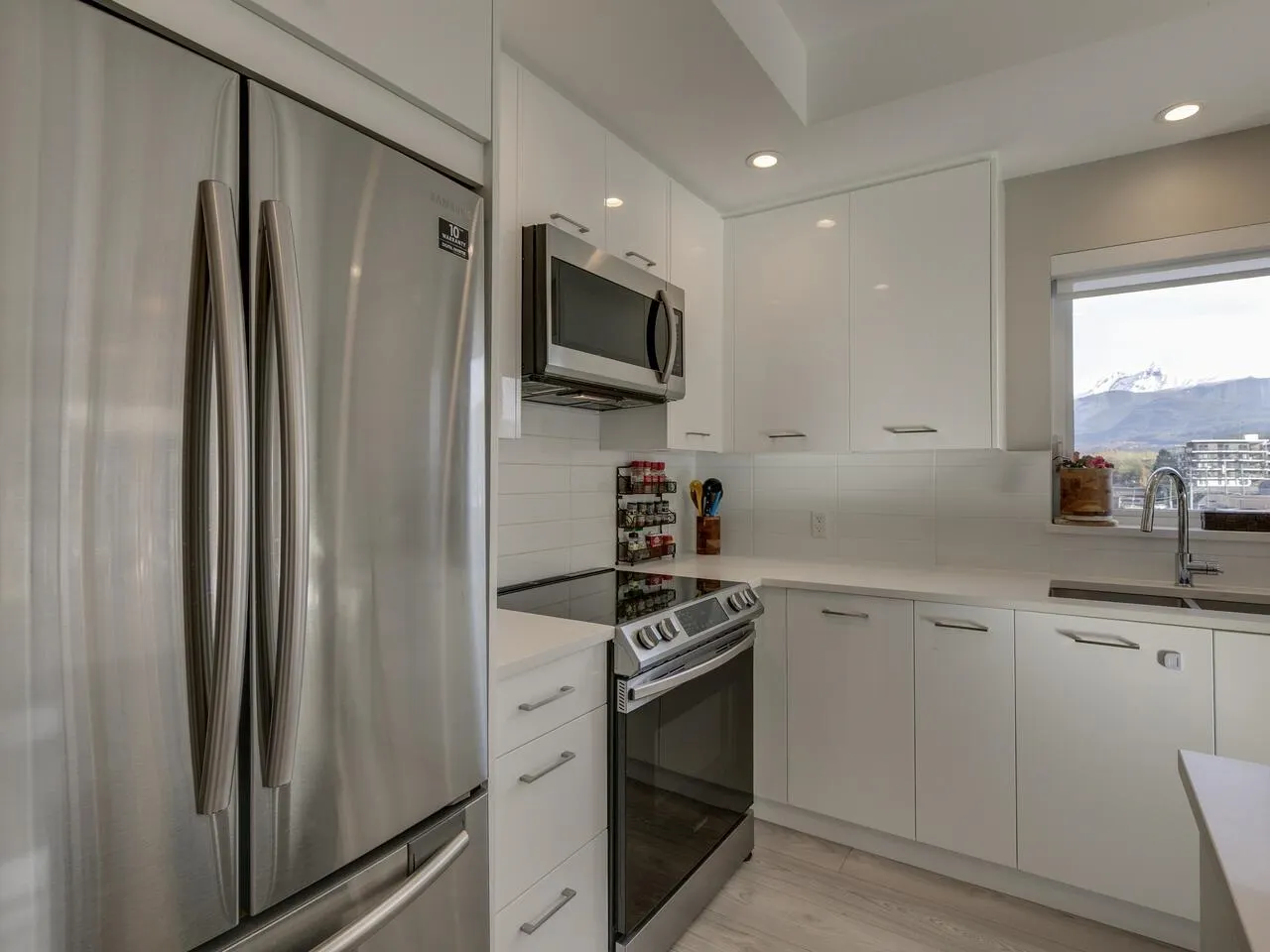 416 38033 Second Avenue