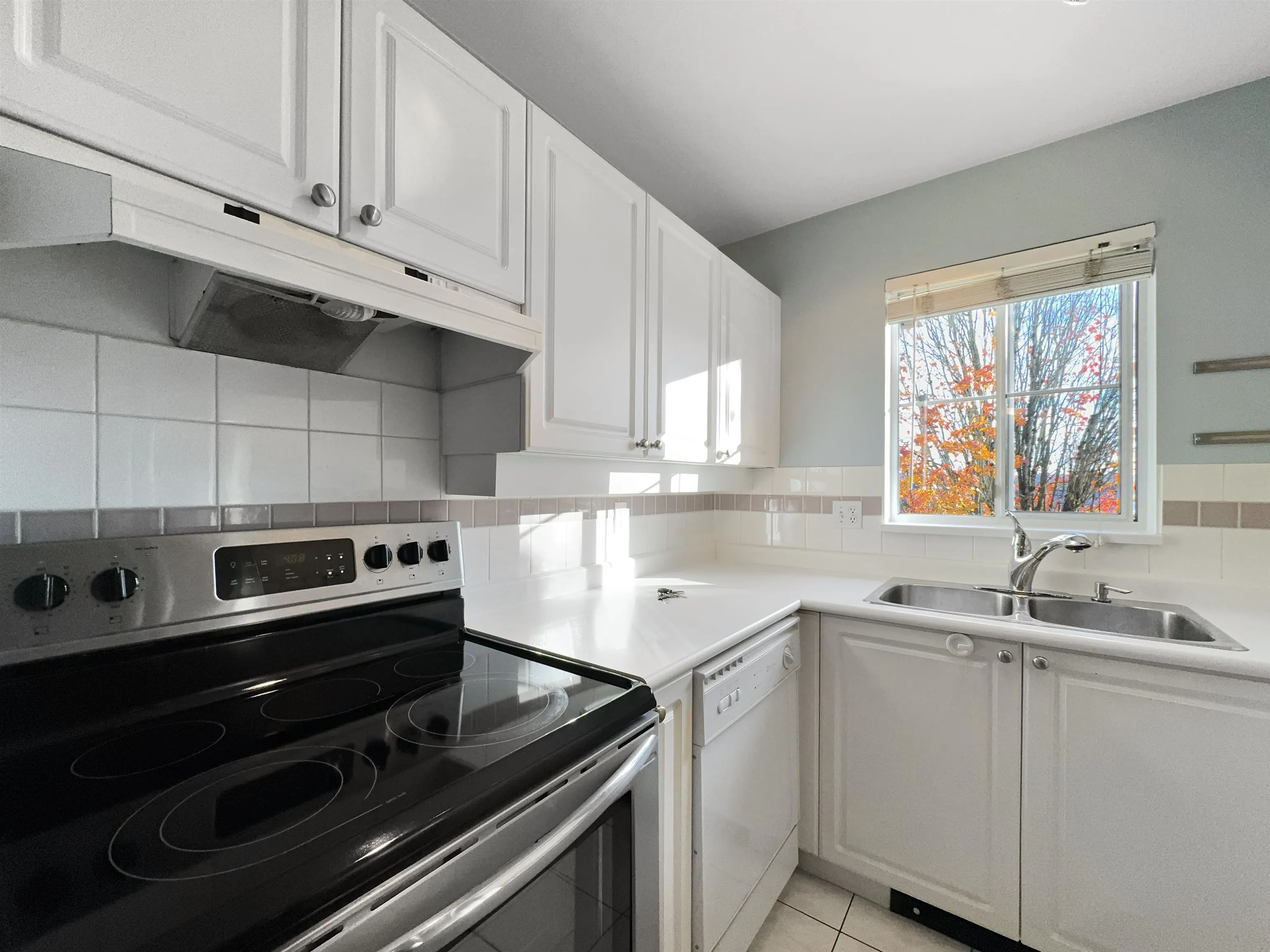 2xx 295 Schoolhouse Street