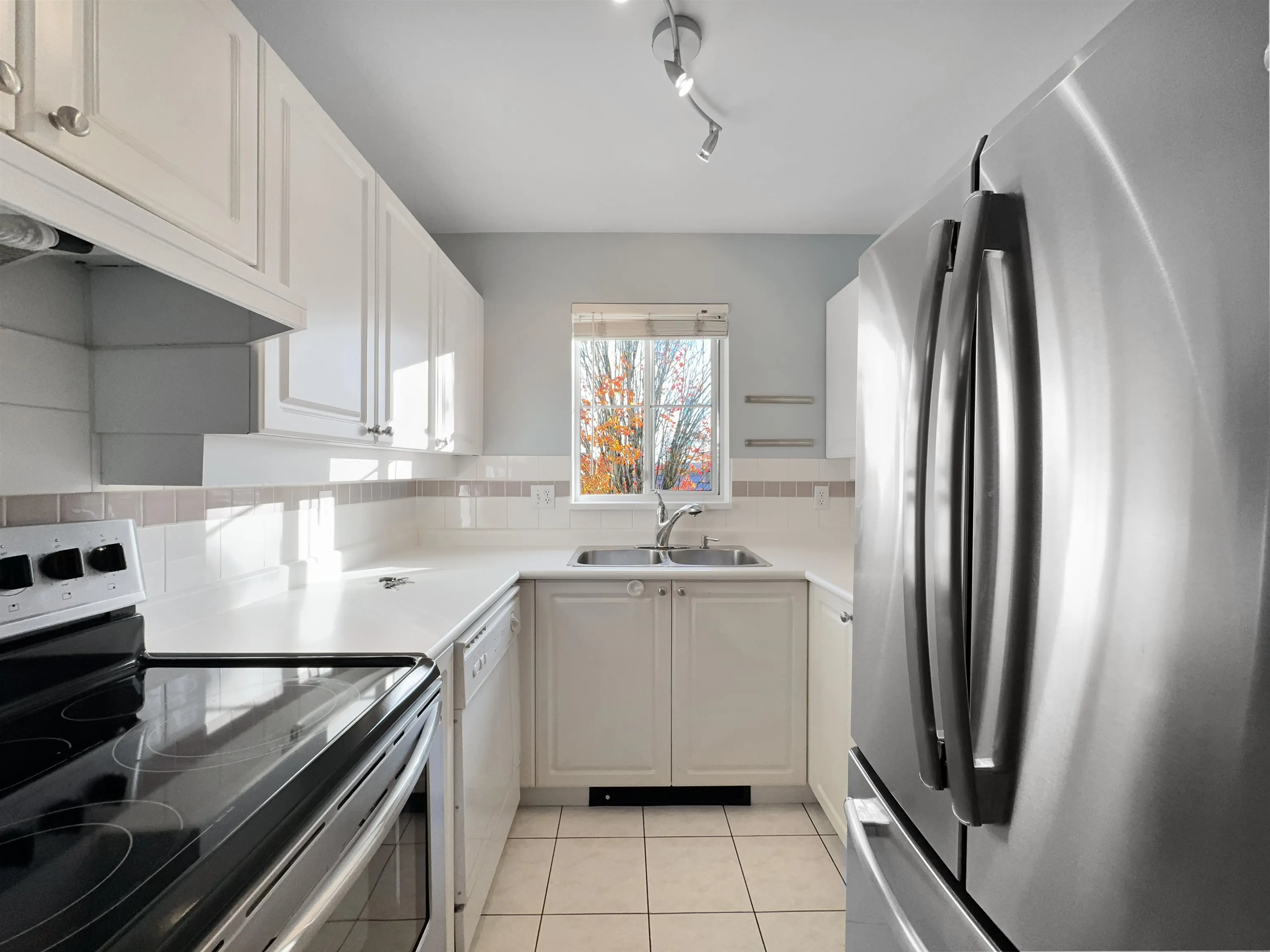 2xx 295 Schoolhouse Street