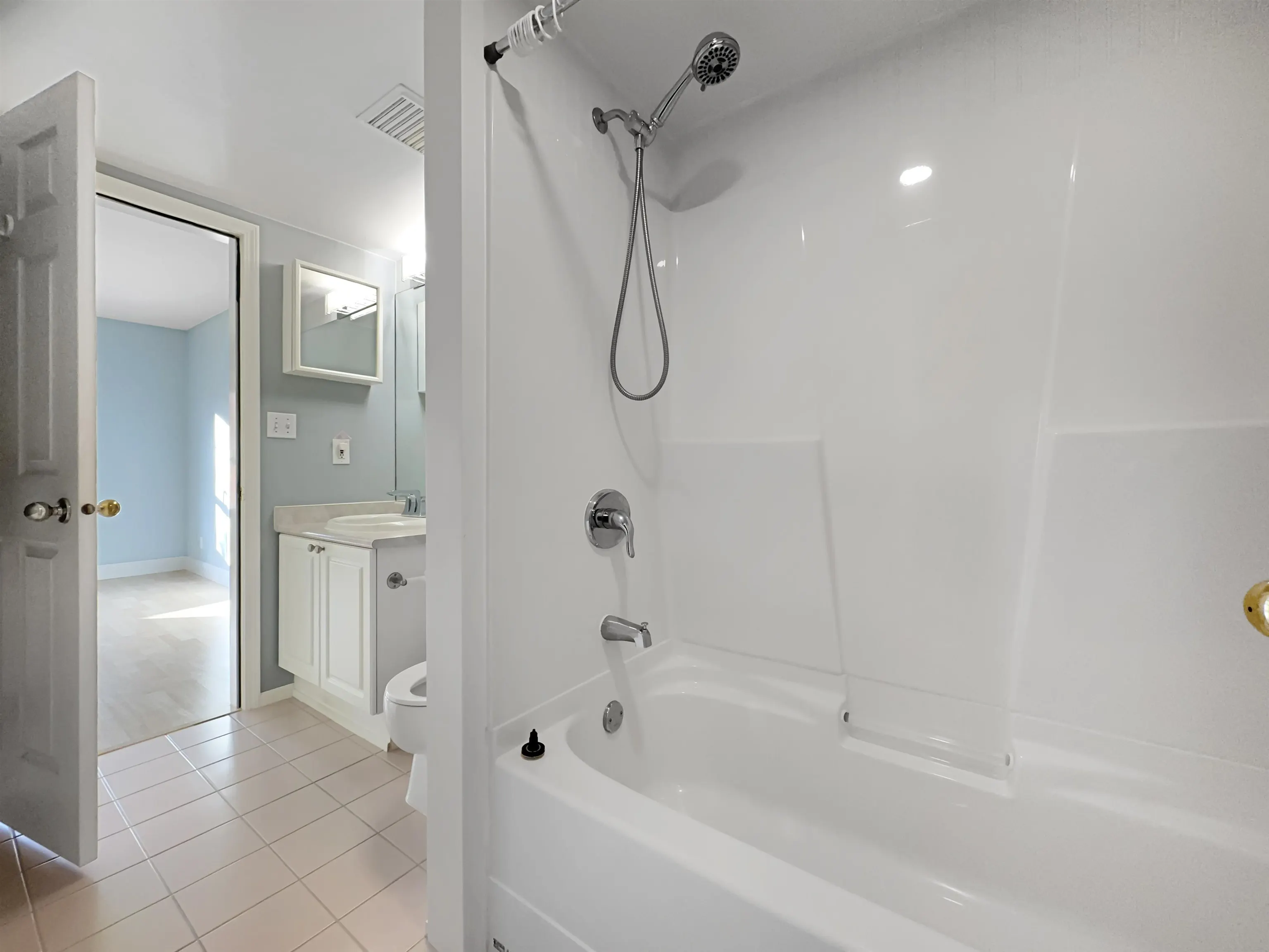 2xx 295 Schoolhouse Street