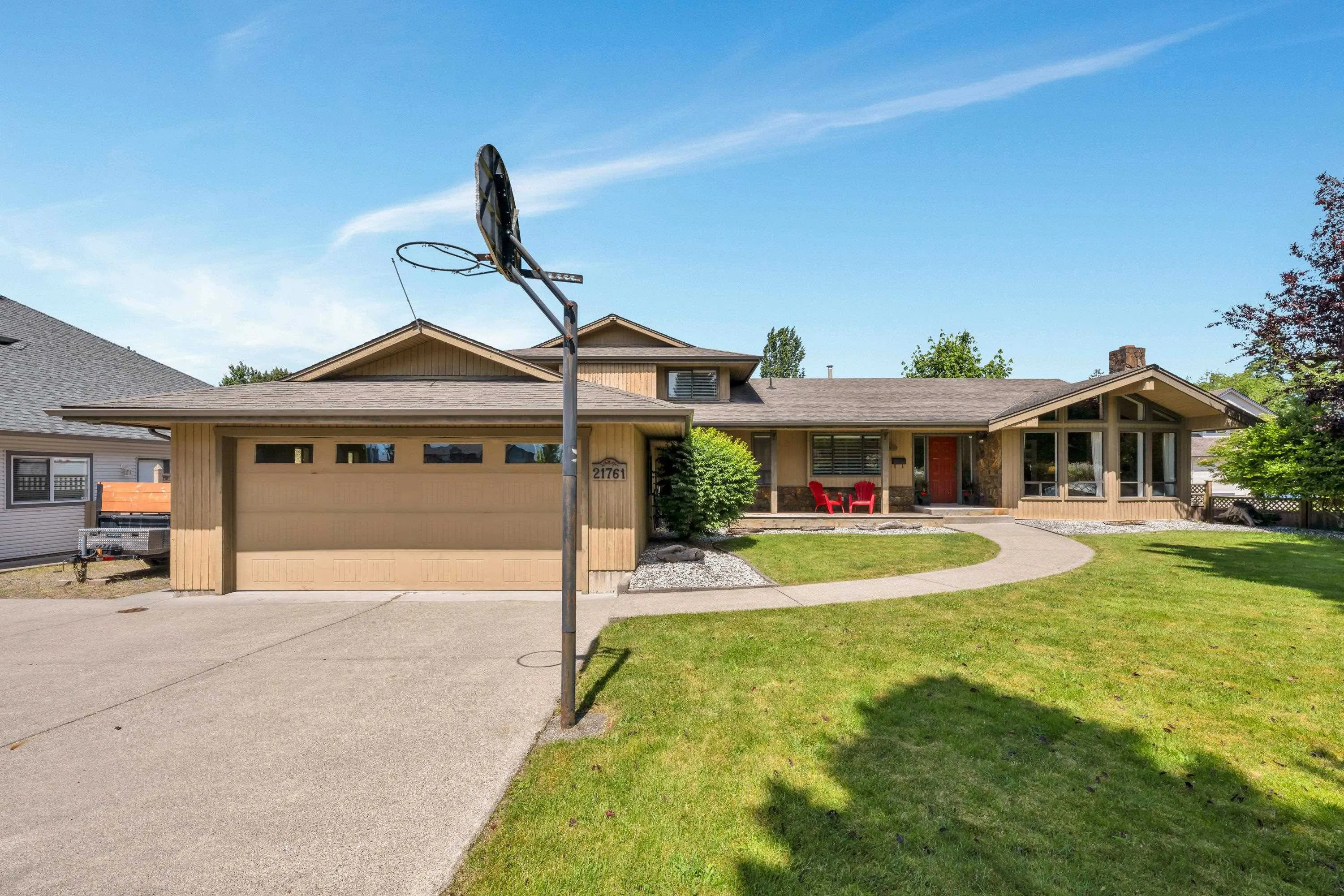 21761 49a Avenue