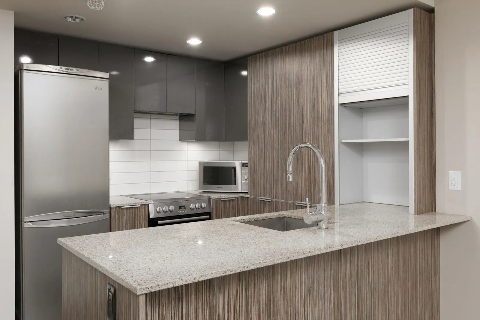 1502 1088 Richards Street