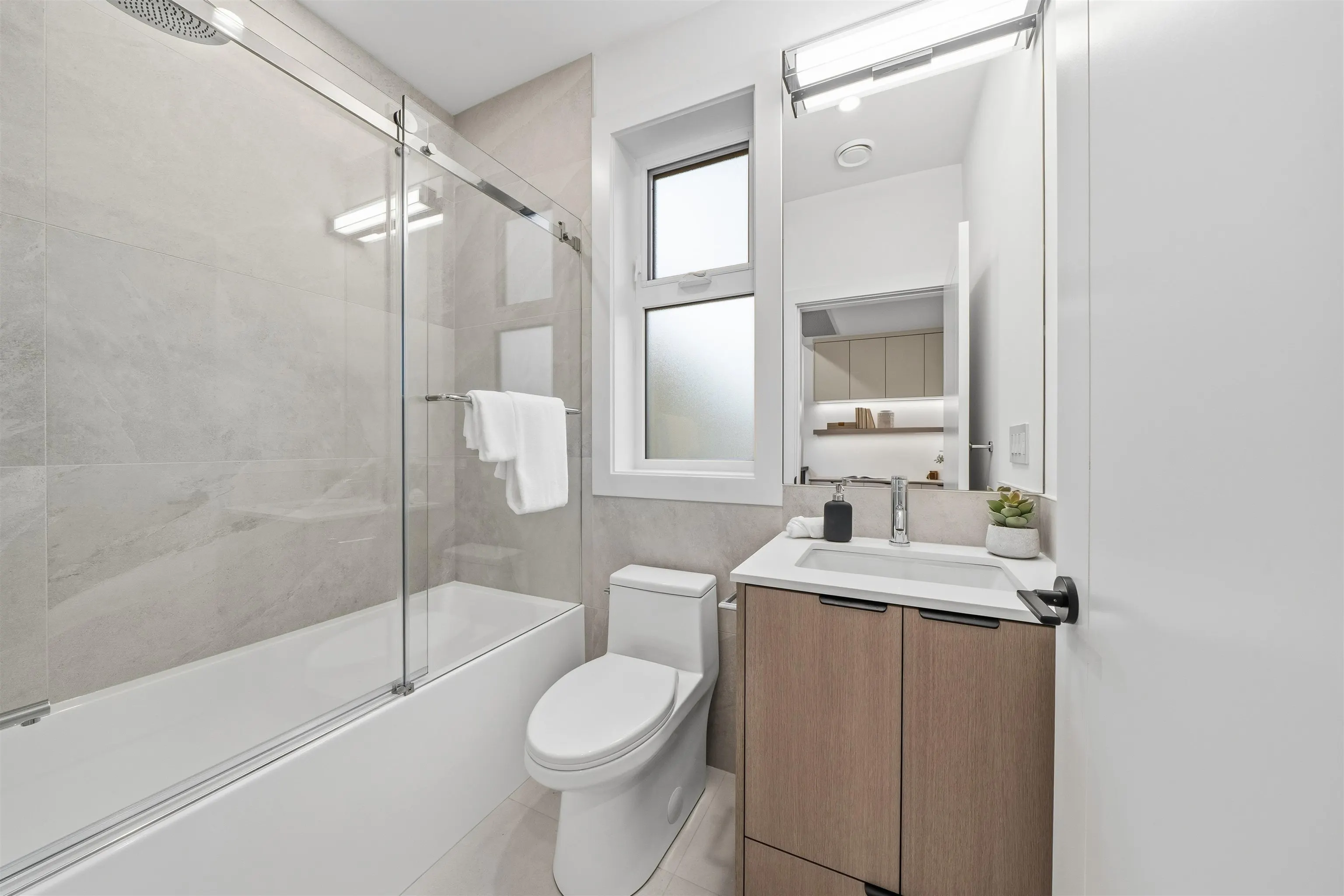 323 N Kamloops Street