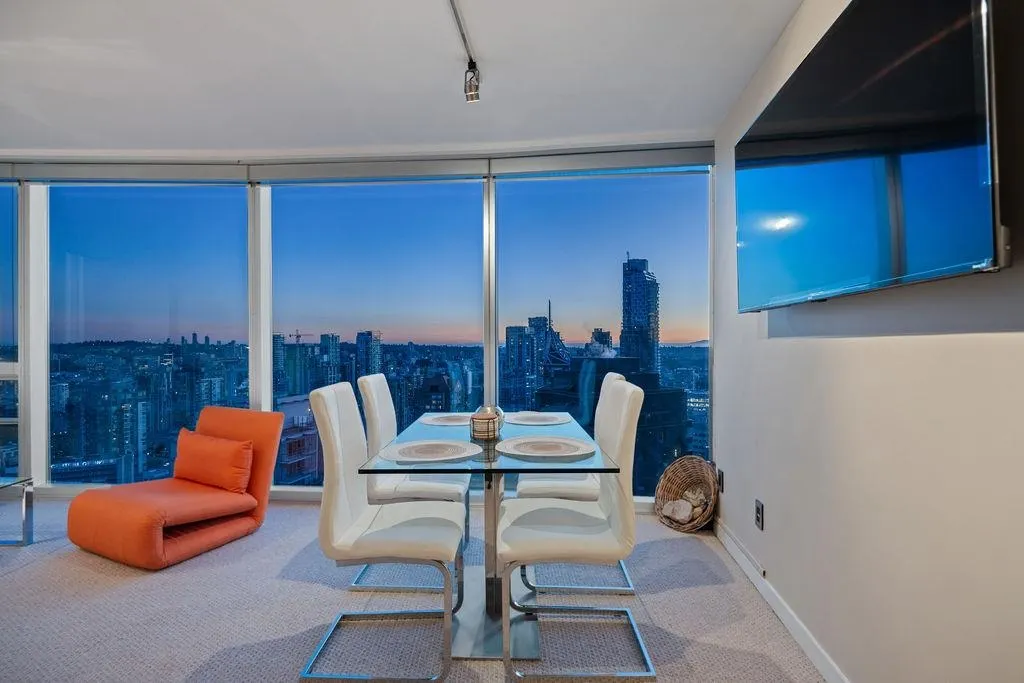 3206 938 Nelson Street