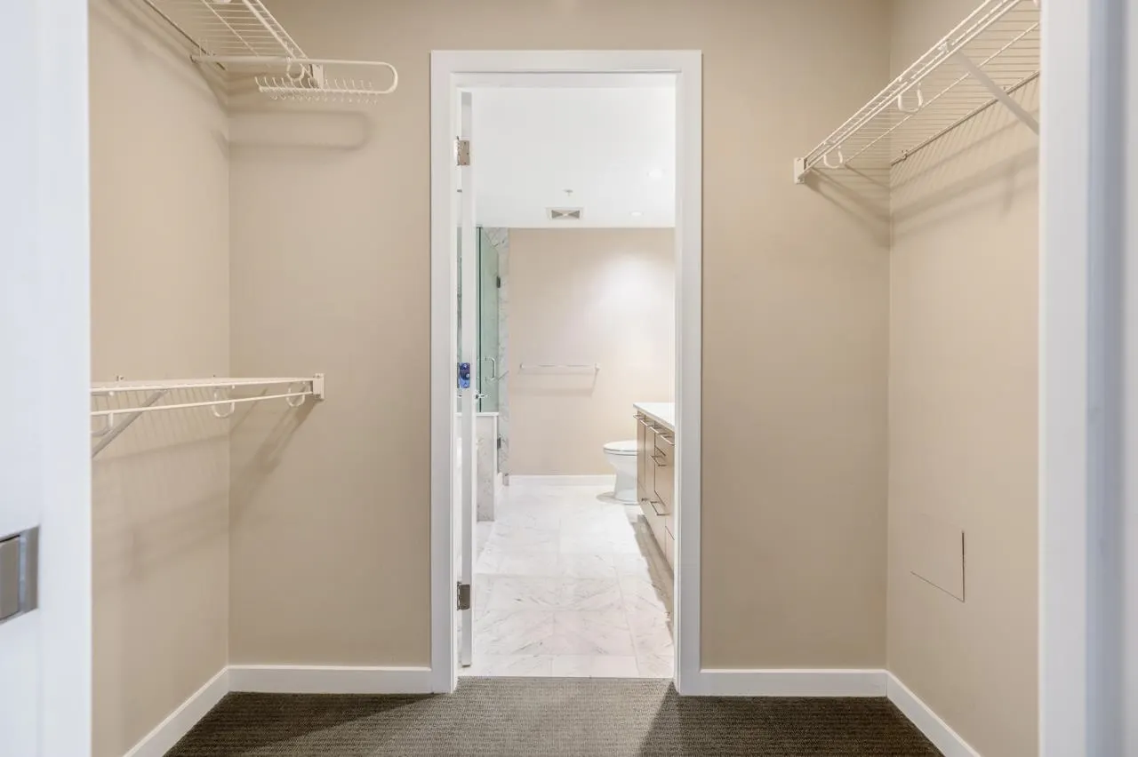 3309 833 Seymour Street