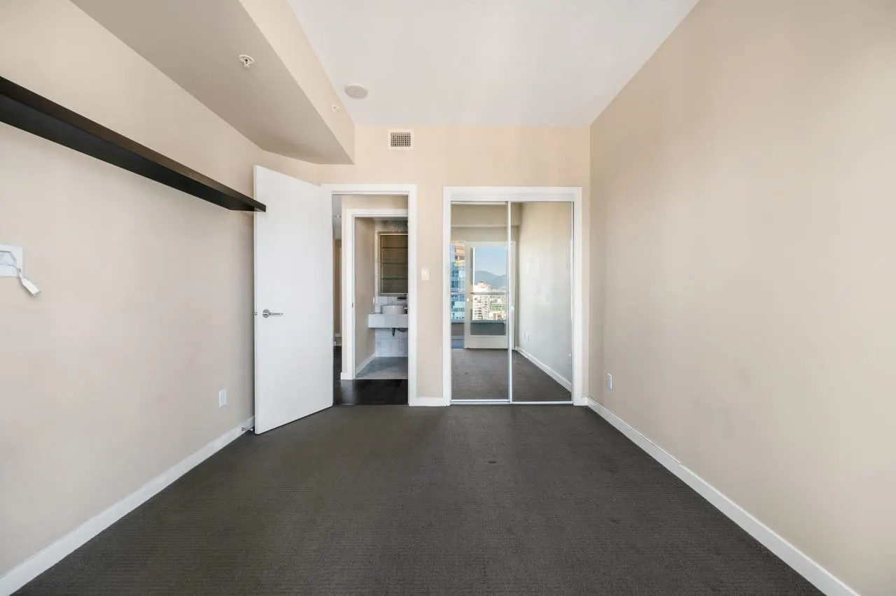 3309 833 Seymour Street