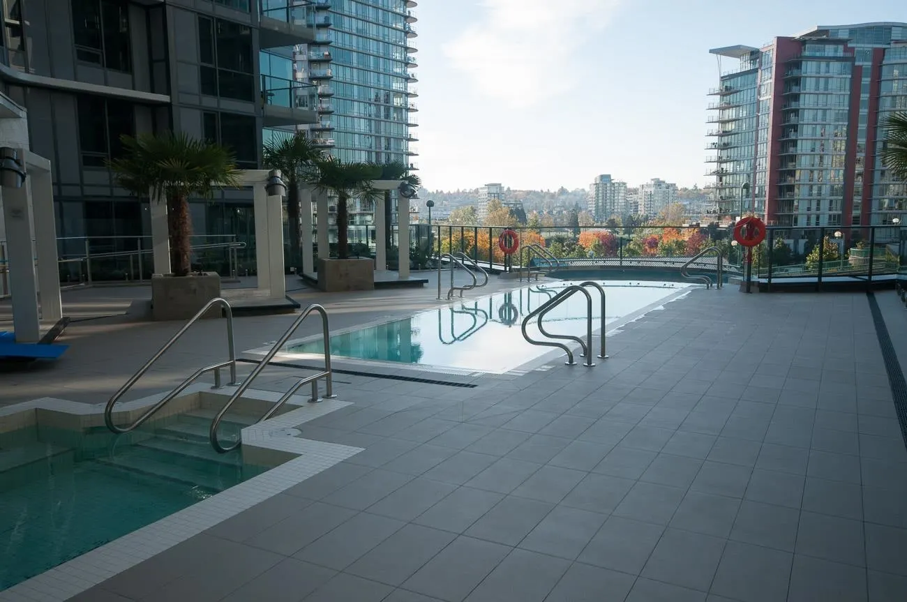 1611 68 Smithe Street