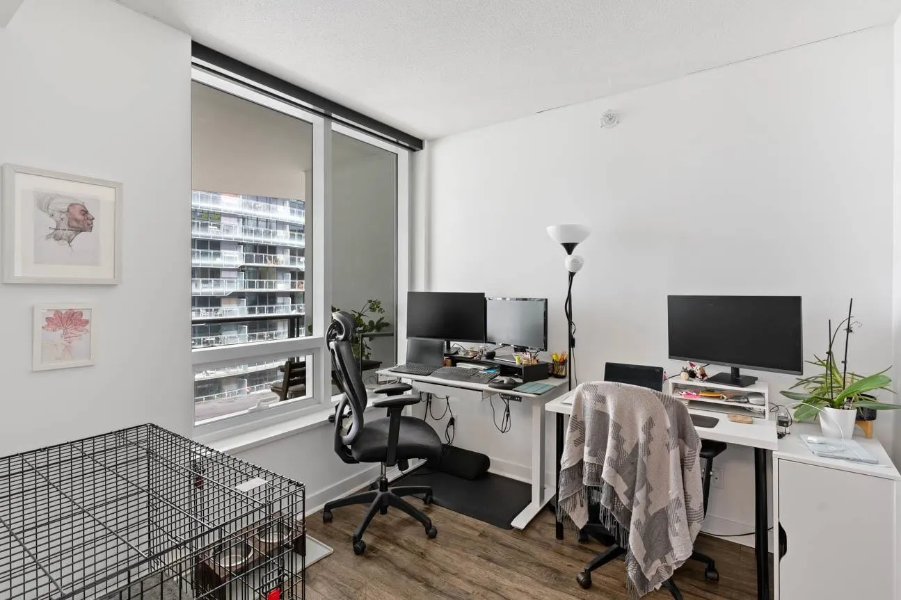 1611 68 Smithe Street