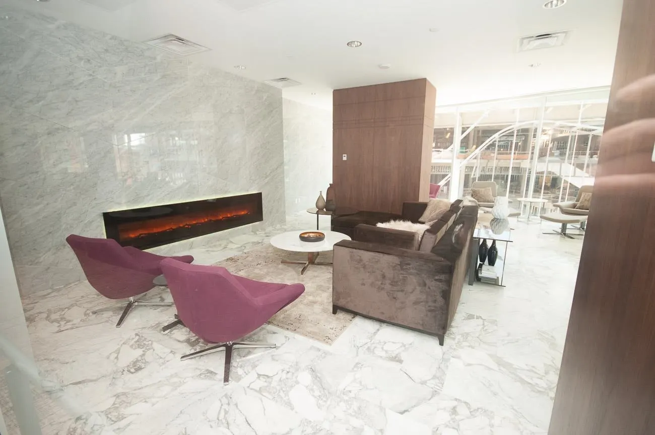 1611 68 Smithe Street