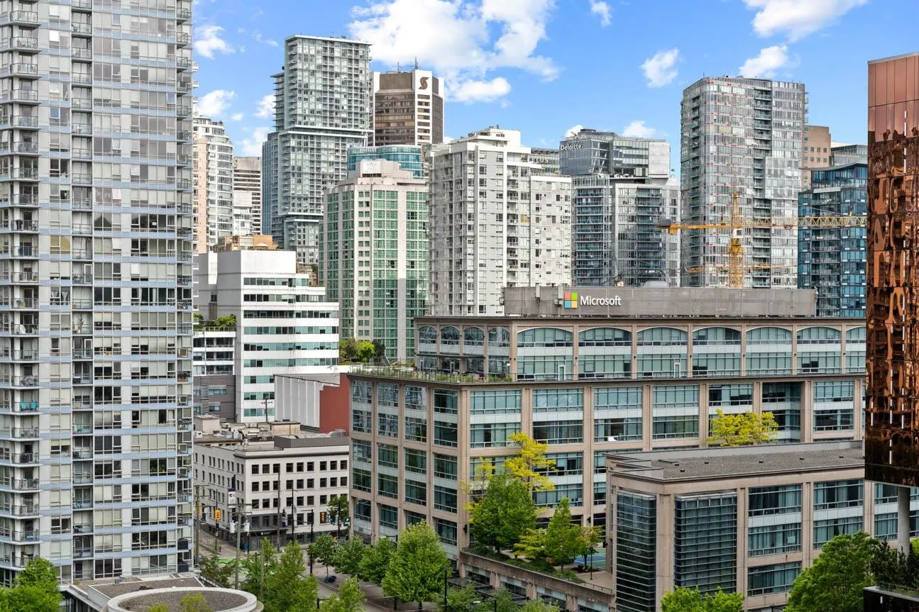 1611 68 Smithe Street