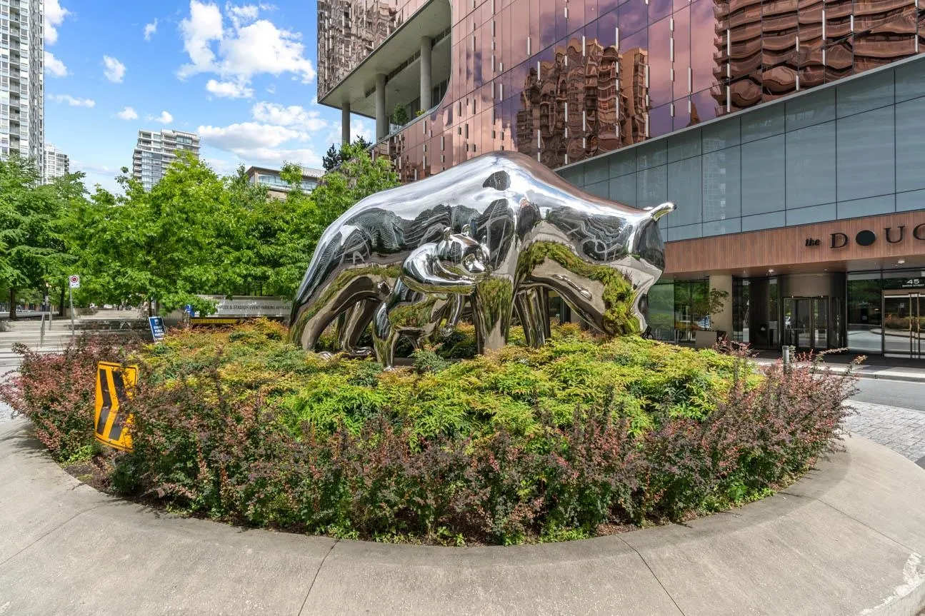 1611 68 Smithe Street