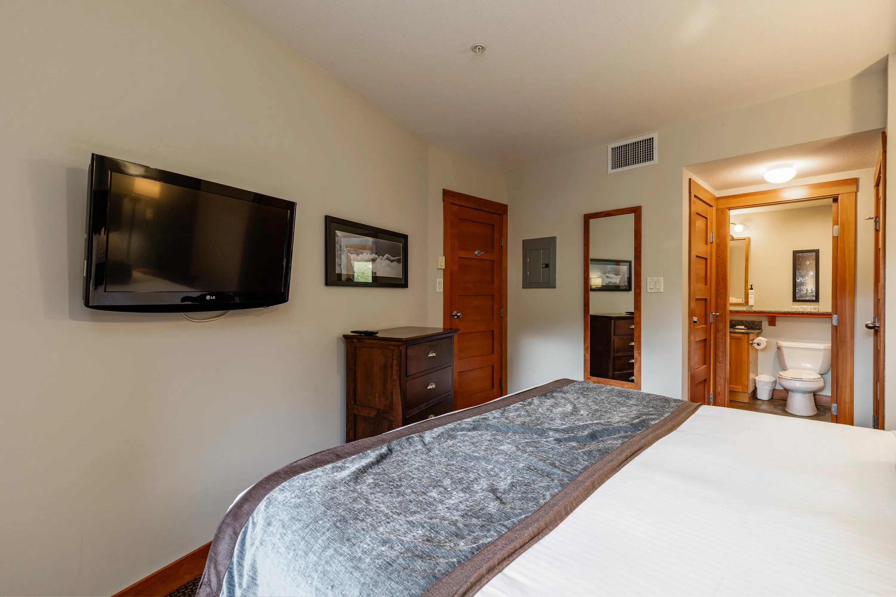 315B 2036 London Lane