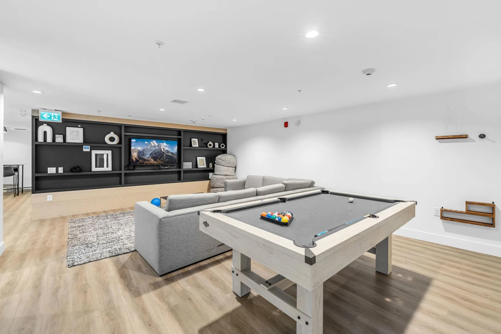 305 3229 St. Johns Street