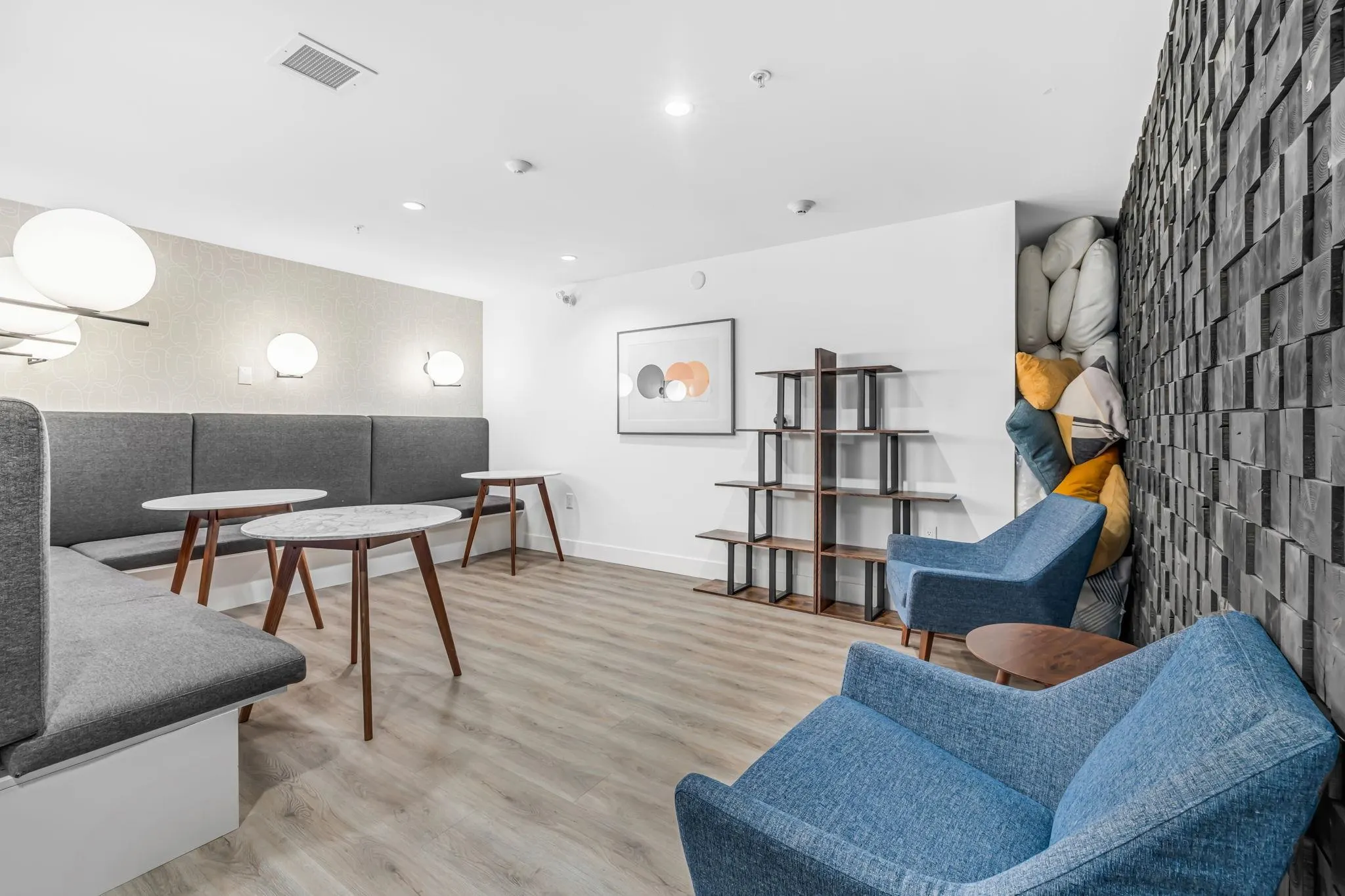 305 3229 St. Johns Street