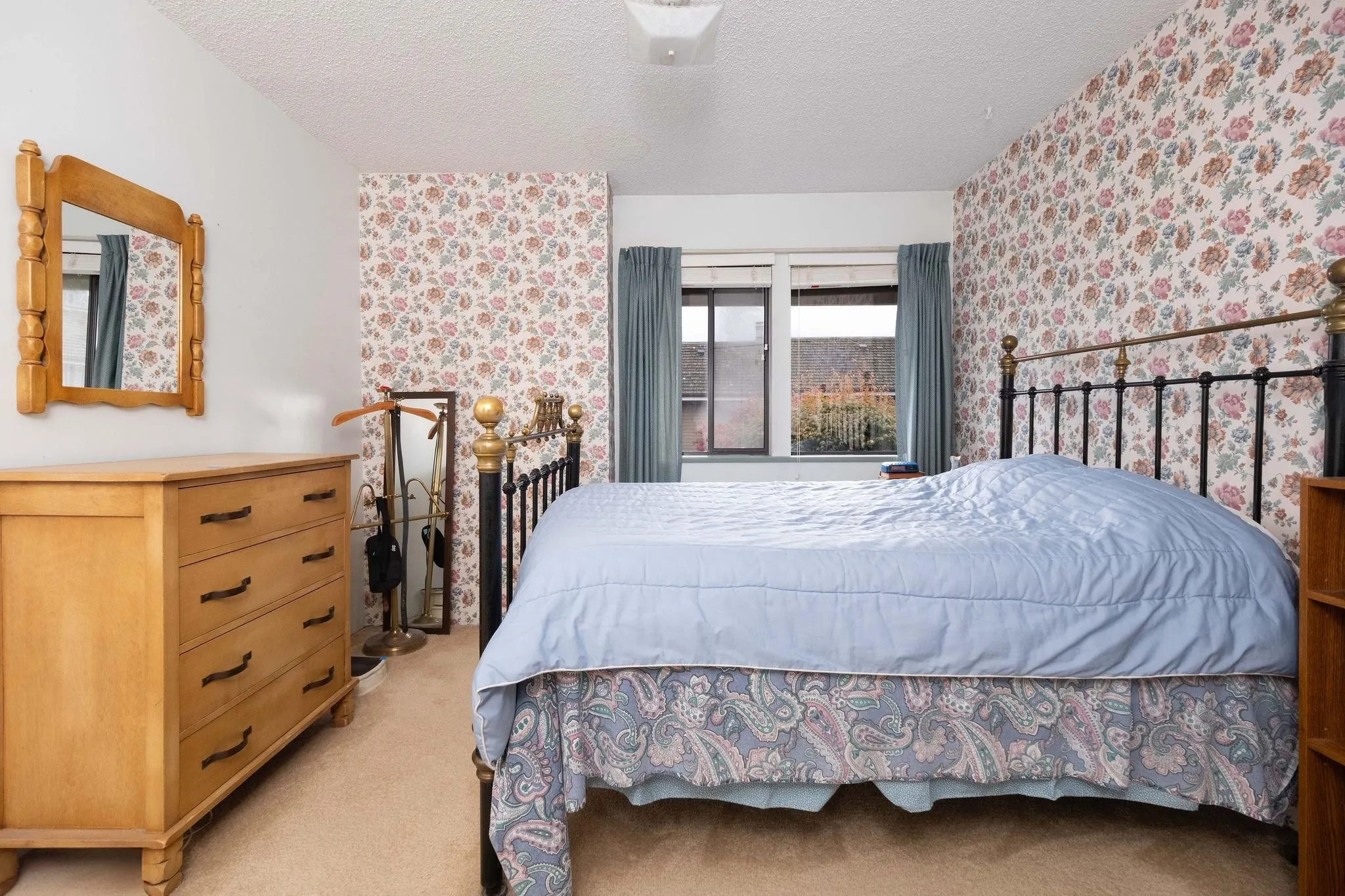 14 251 W 14th Street