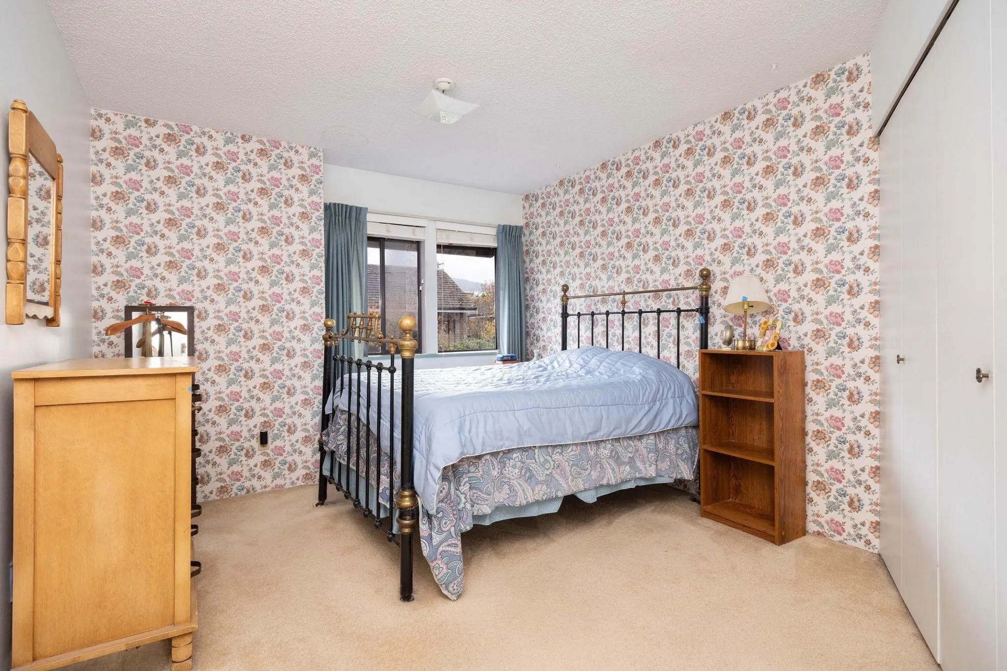 14 251 W 14th Street