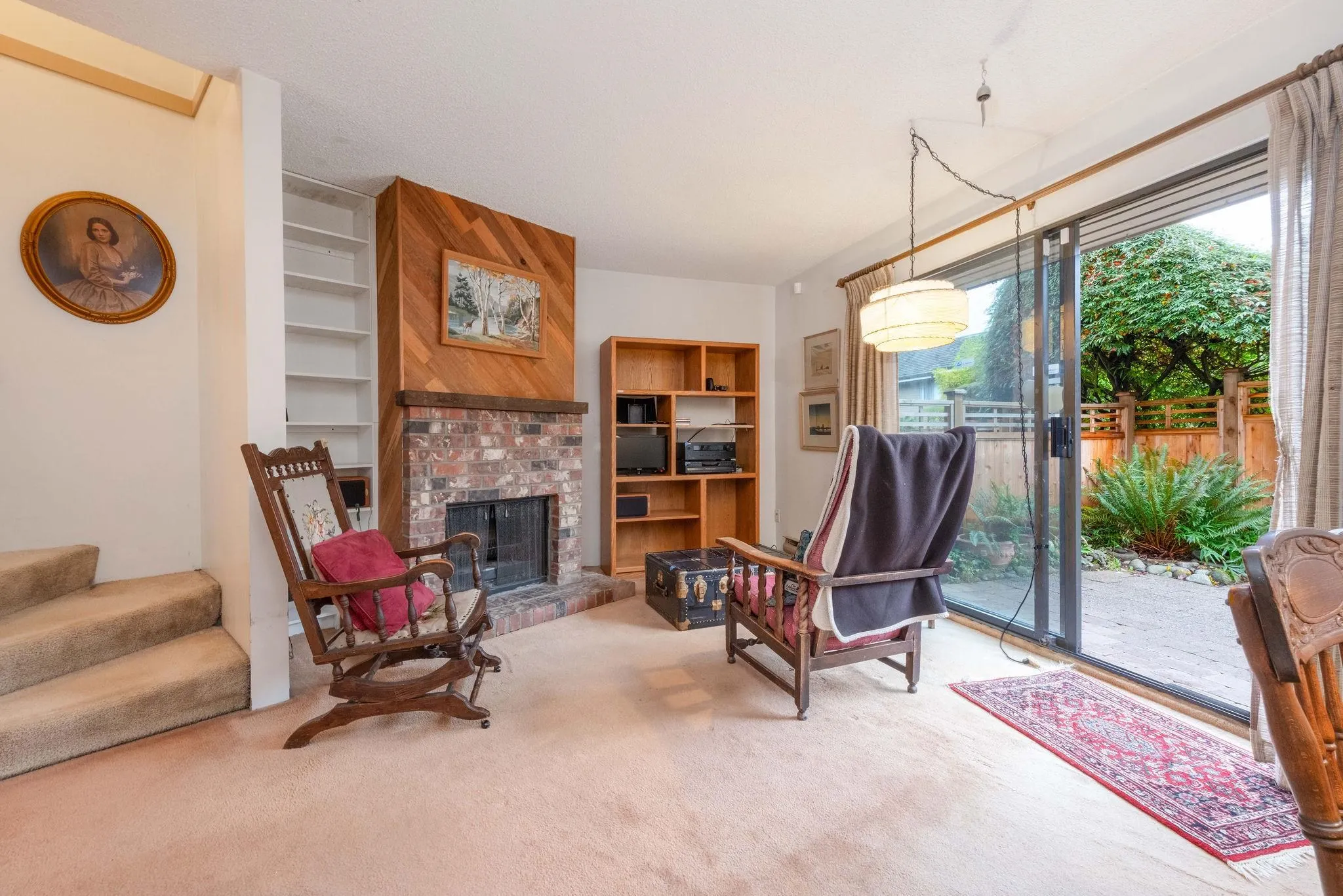 14 251 W 14th Street