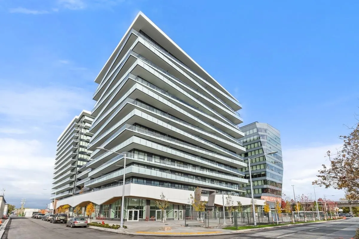 1108 7977 Lansdowne Road