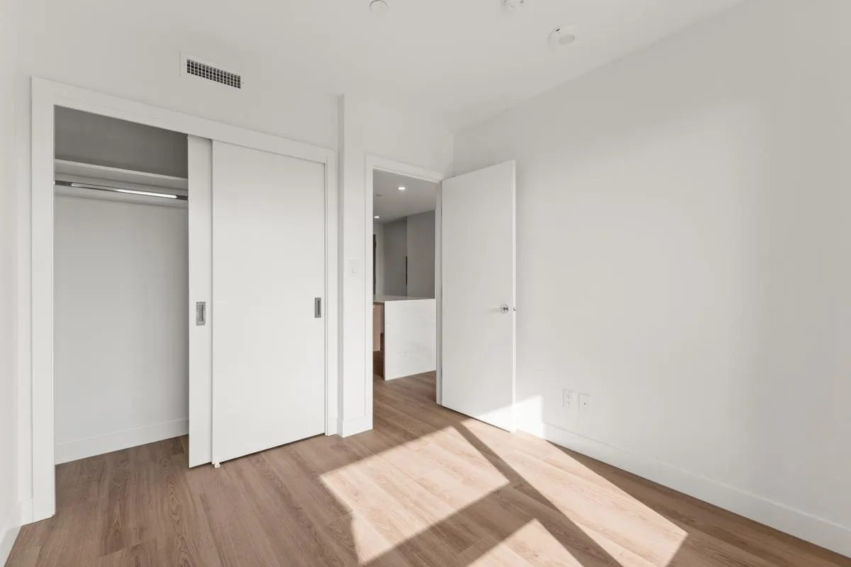 1108 7977 Lansdowne Road