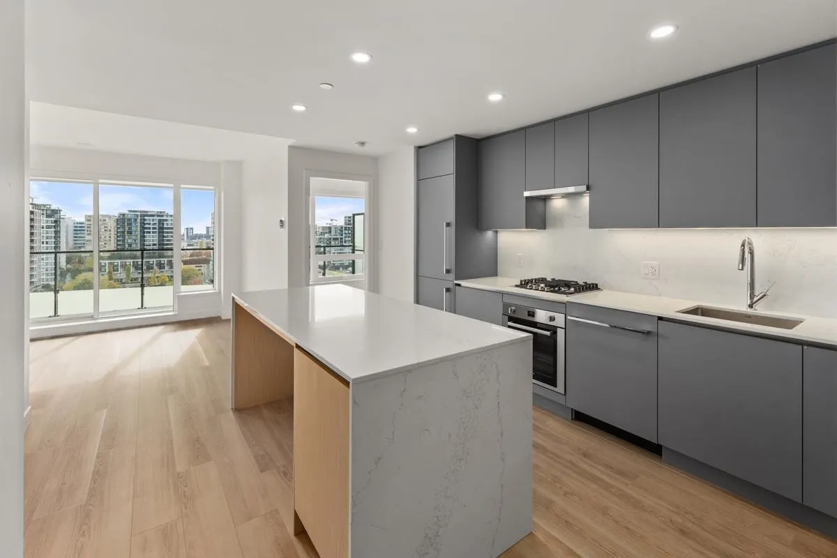 1108 7977 Lansdowne Road