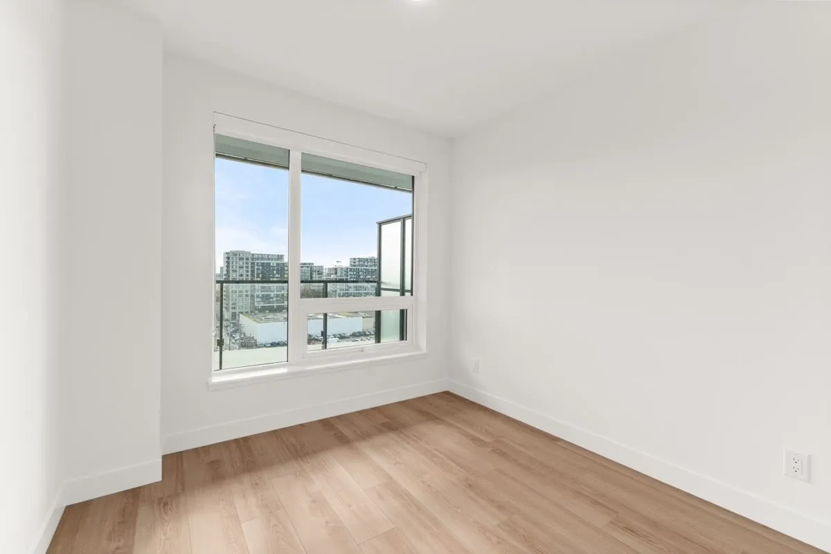 1108 7977 Lansdowne Road