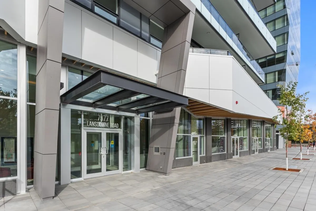 1108 7977 Lansdowne Road