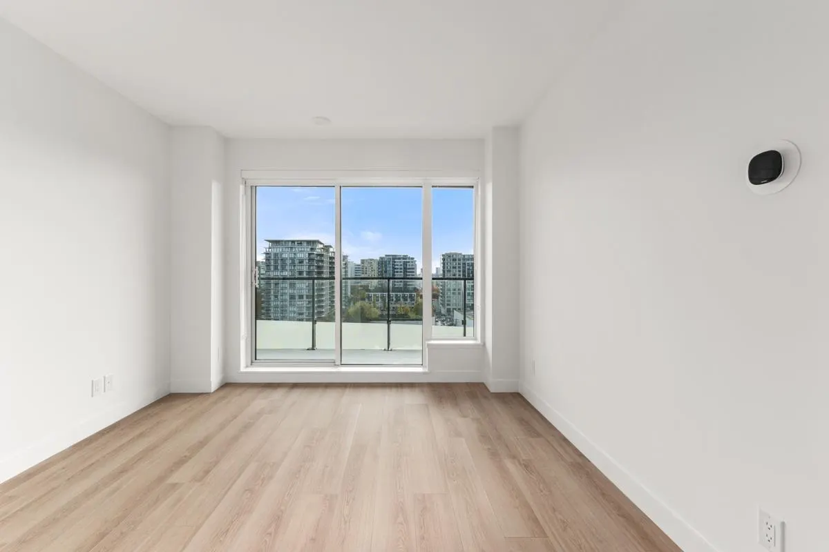 1108 7977 Lansdowne Road