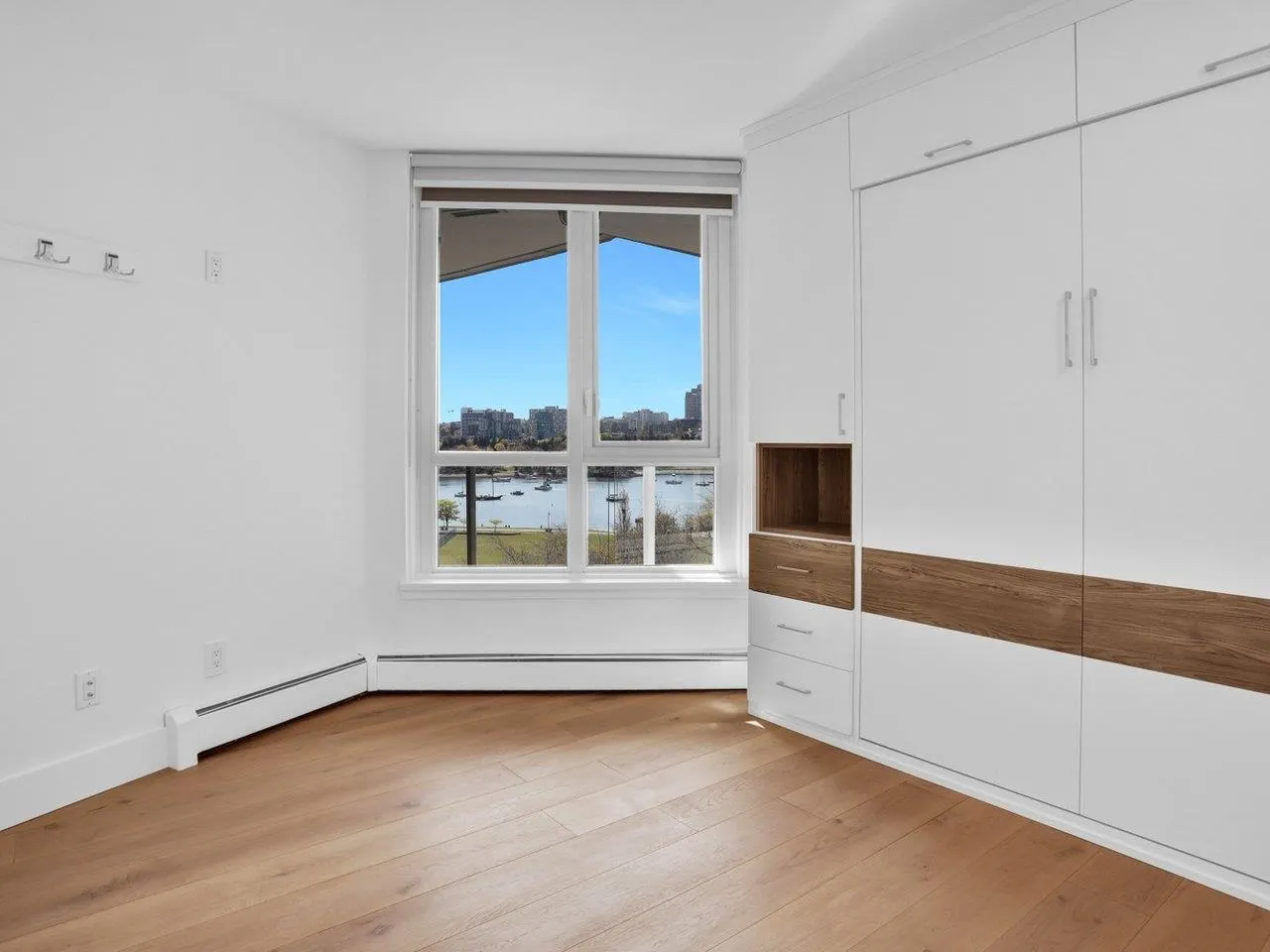 802 1318 Homer Street