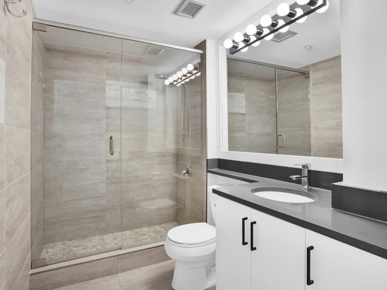 802 1318 Homer Street