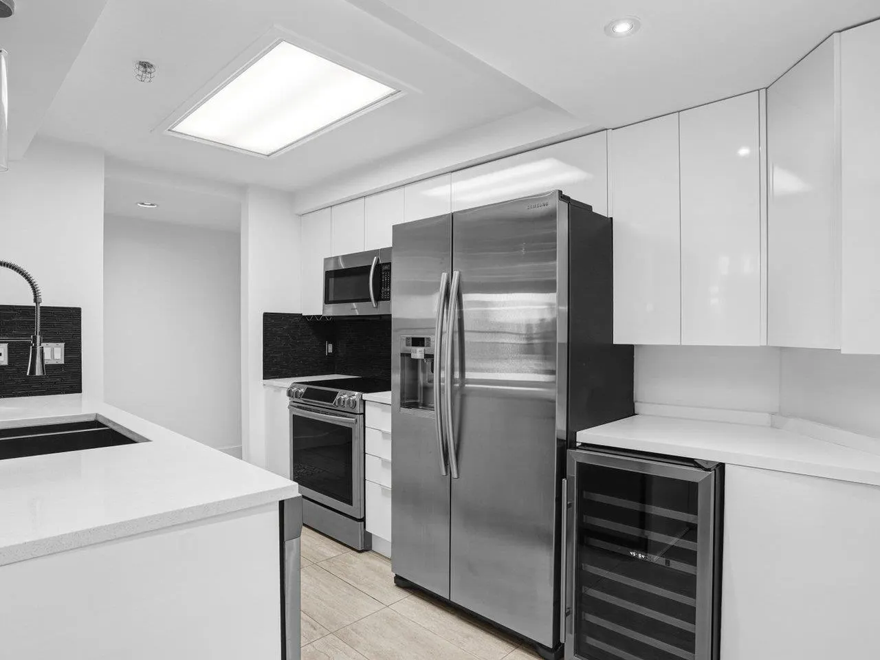 802 1318 Homer Street