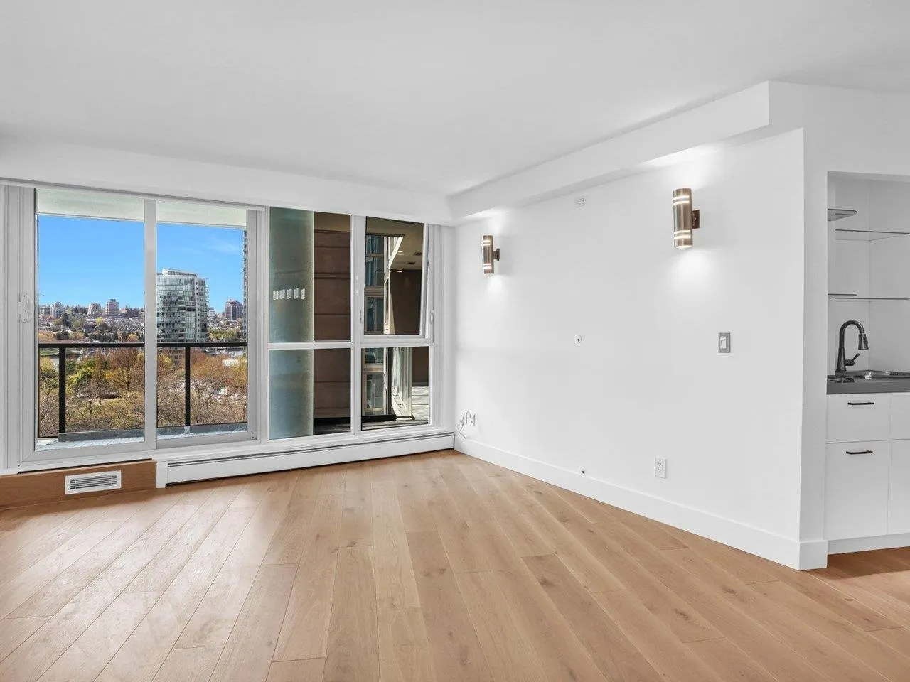 802 1318 Homer Street