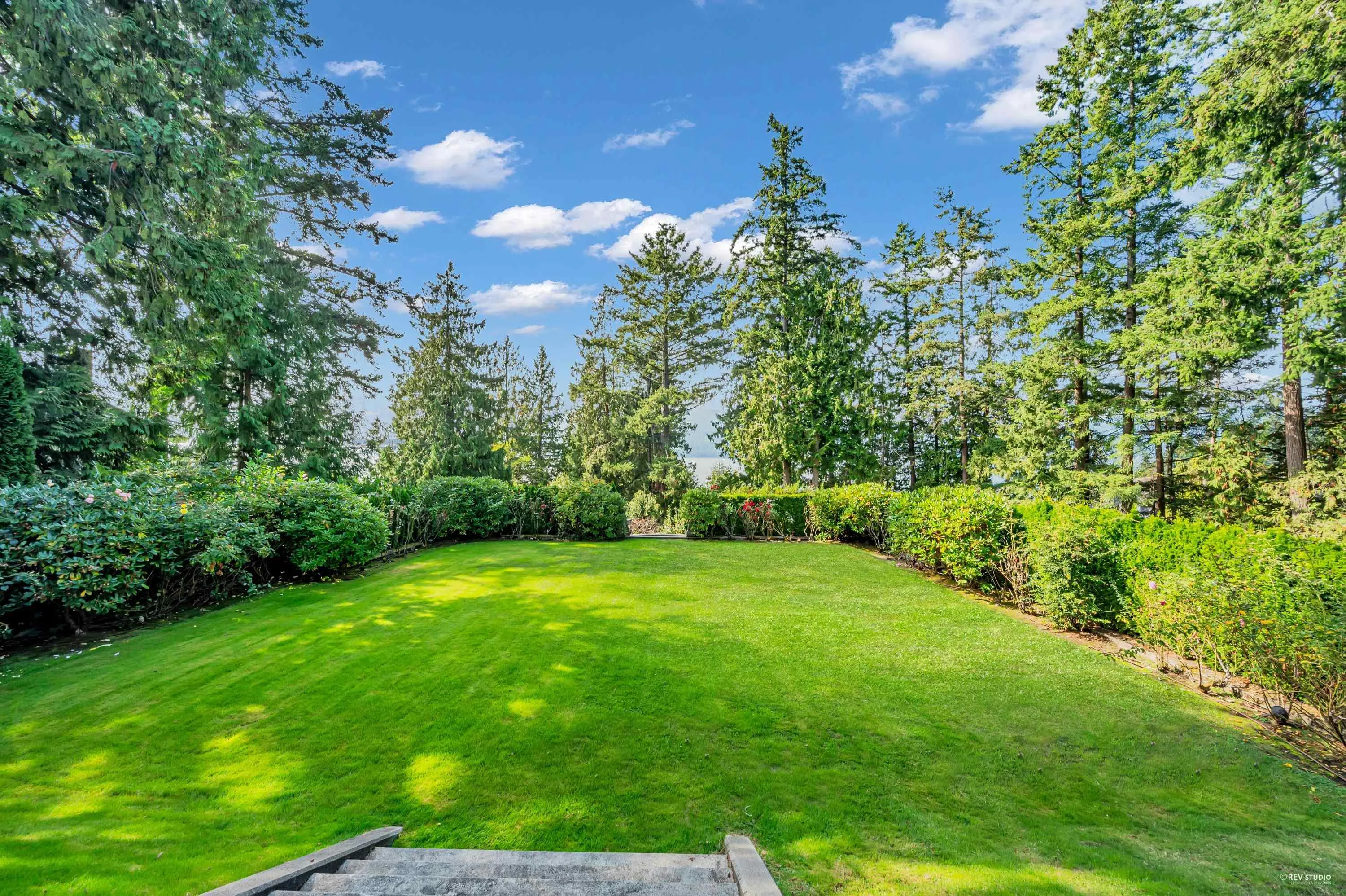 6089 Gleneagles Drive