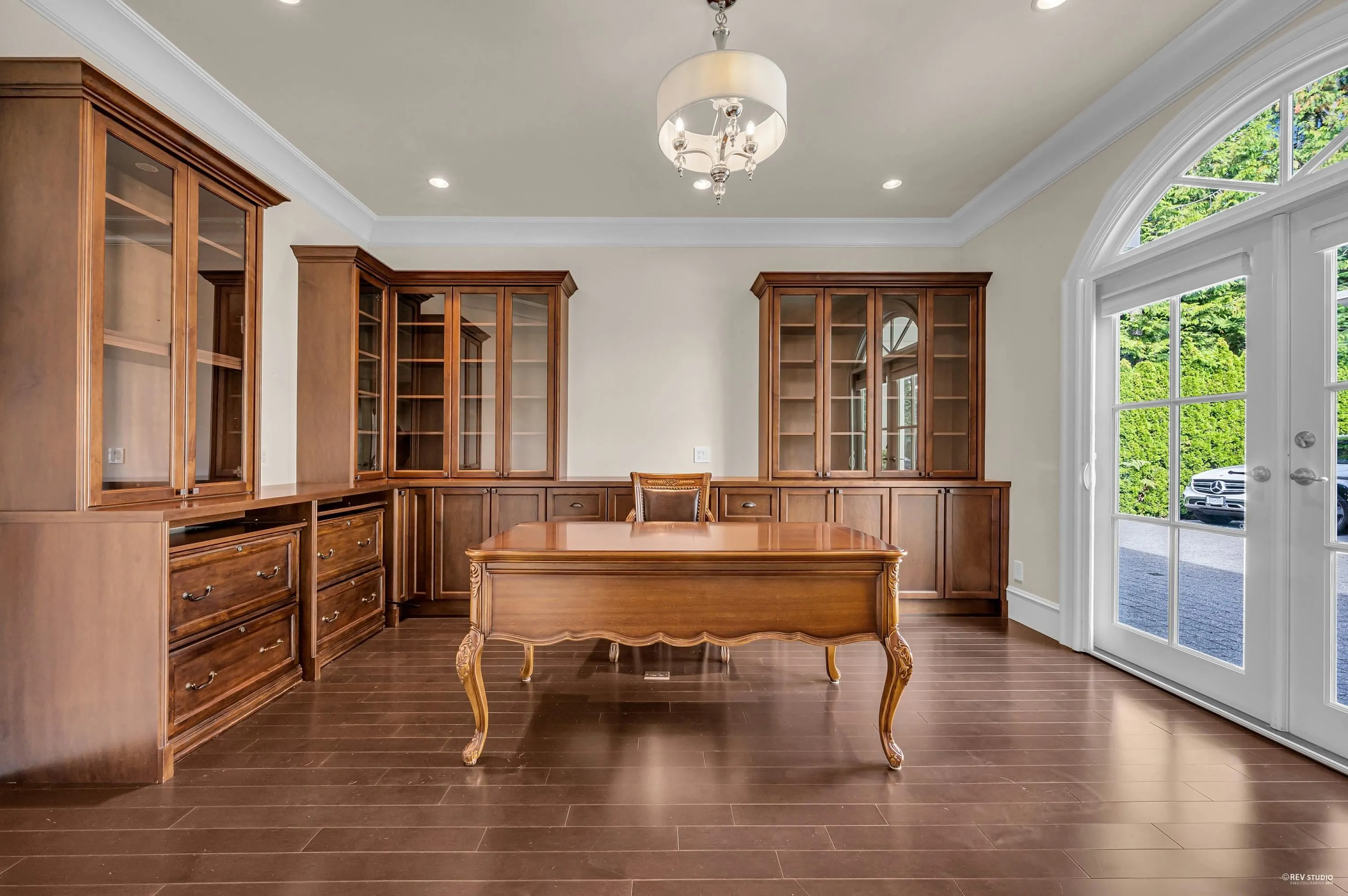 6089 Gleneagles Drive