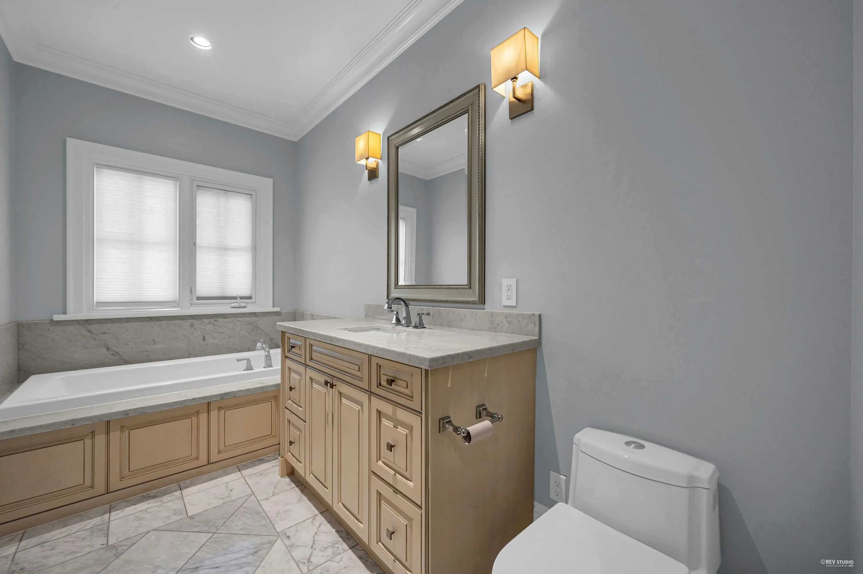 6089 Gleneagles Drive