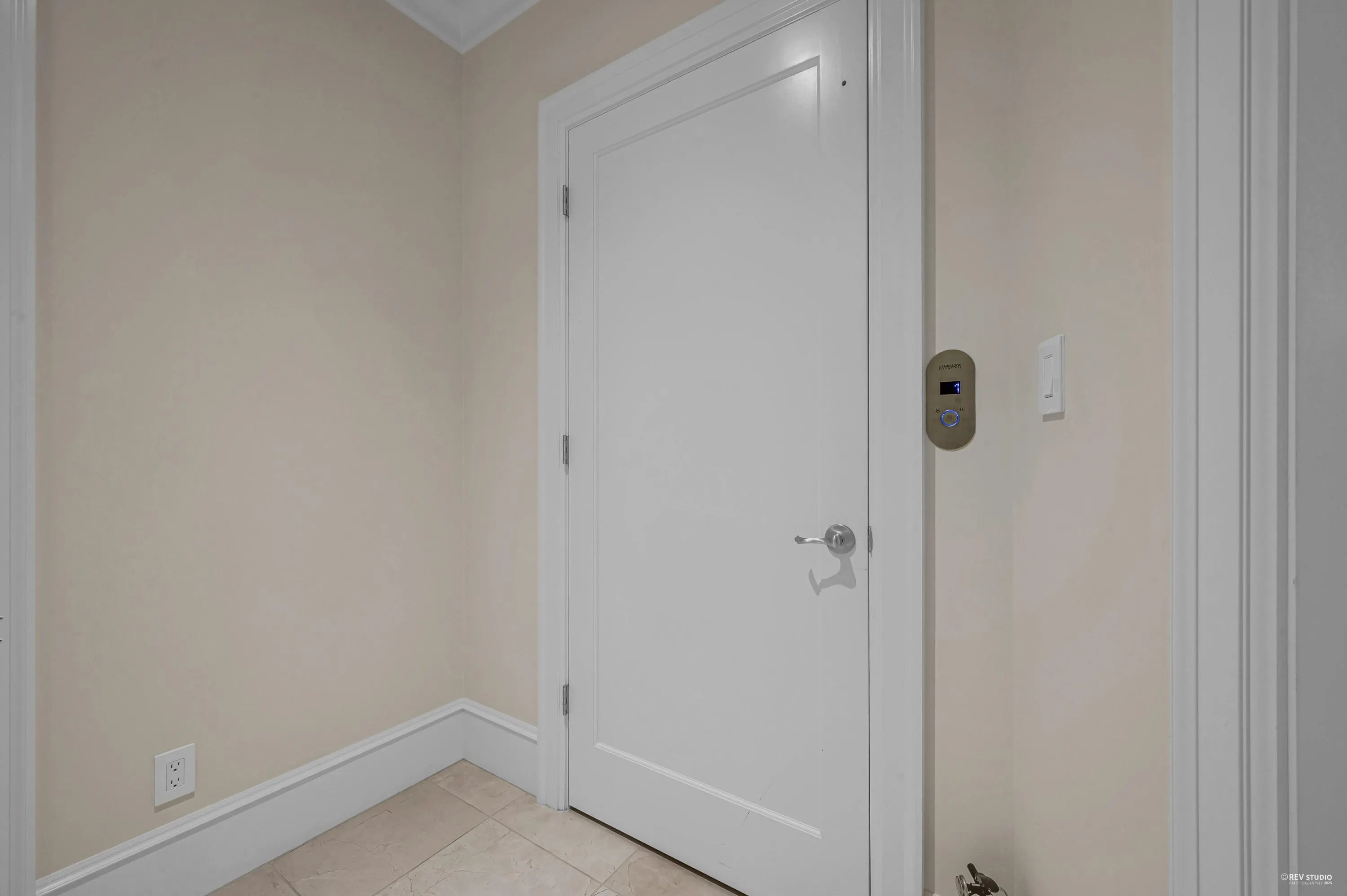 6089 Gleneagles Drive