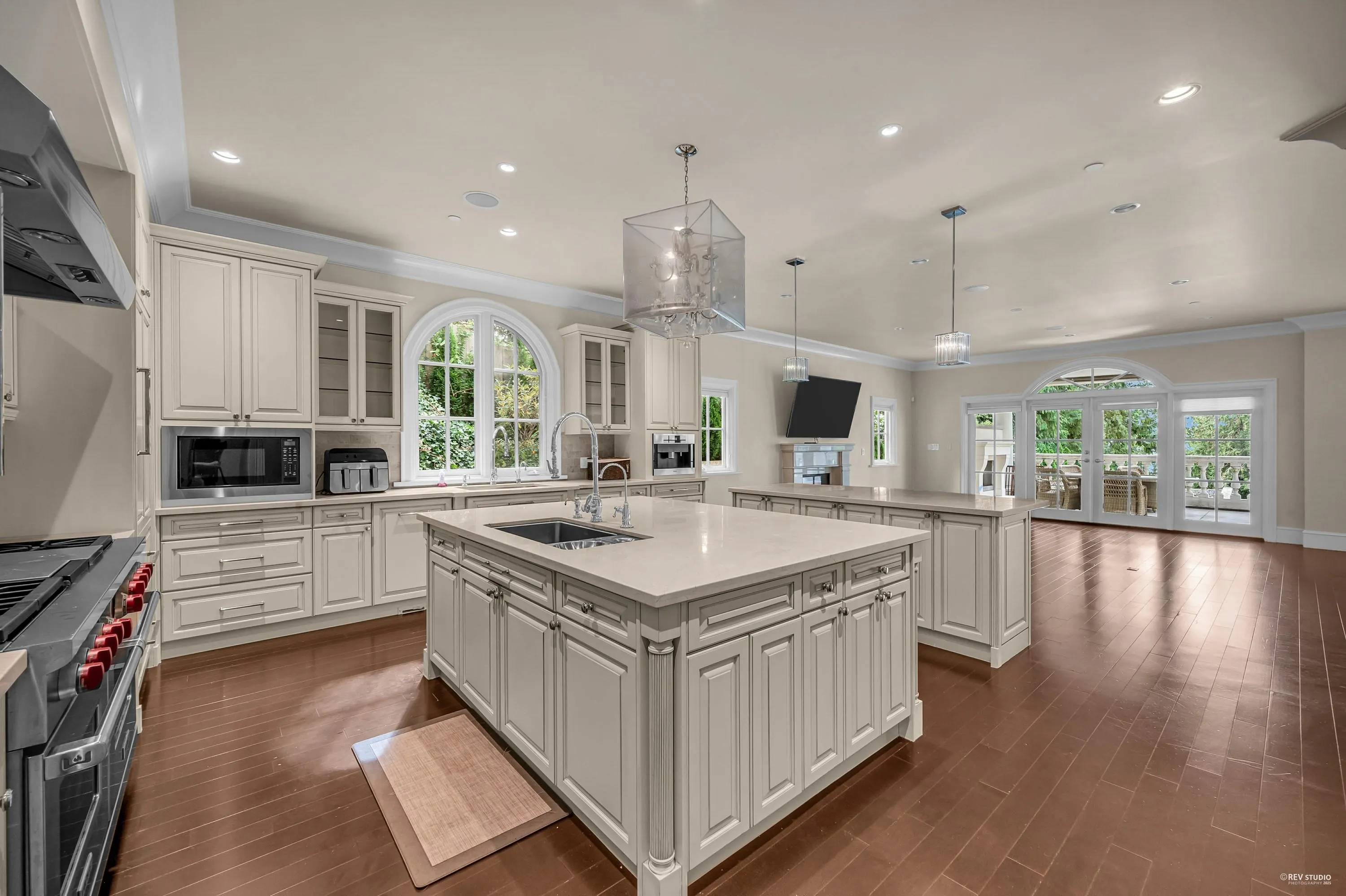 6089 Gleneagles Drive