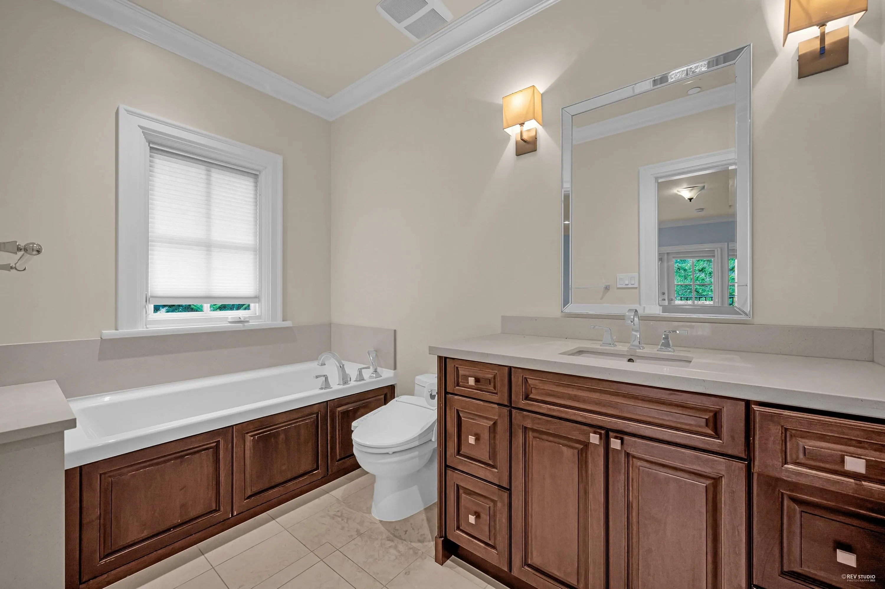 6089 Gleneagles Drive