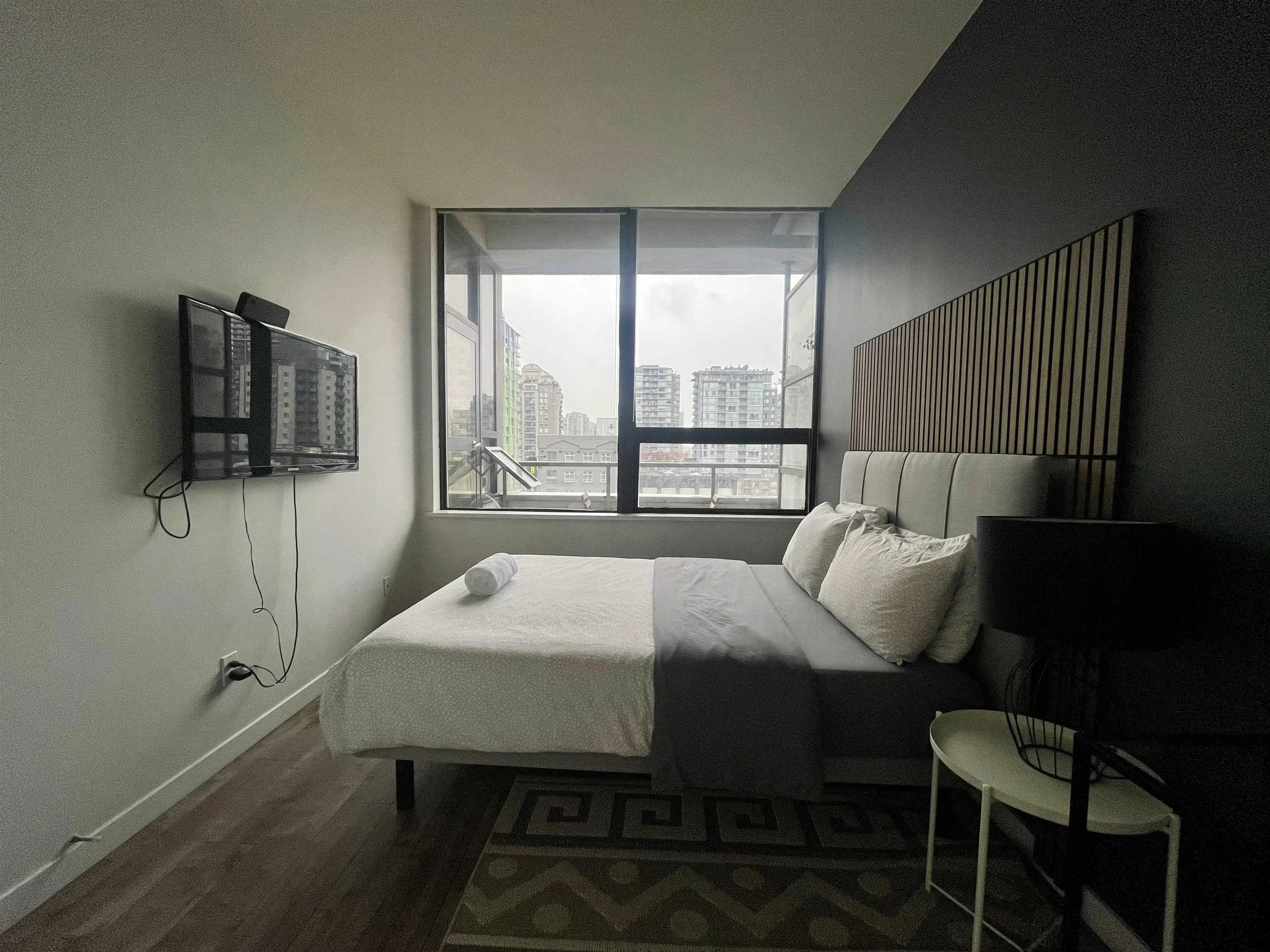 505 1010 Howe Street